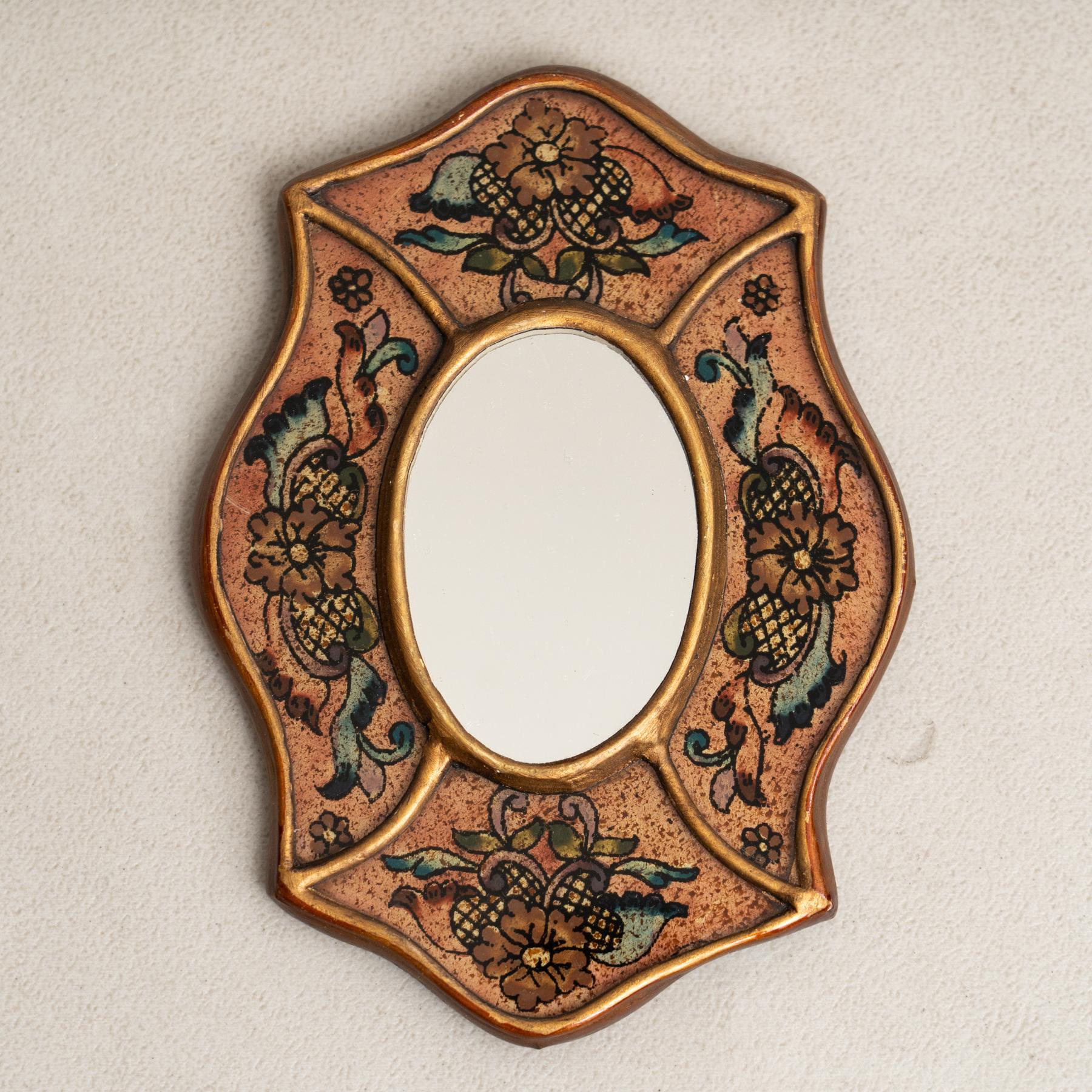 Péruvien Ensemble de deux miroirs muraux péruviens vintage du milieu du siècle en bois peints à la main en vente