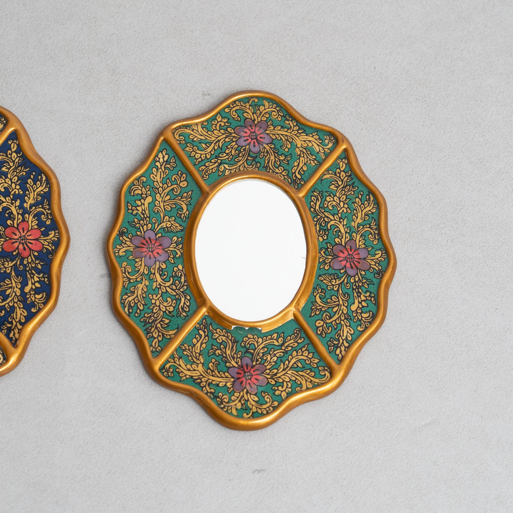 Ensemble de deux miroirs muraux péruviens vintage du milieu du siècle en bois peints à la main Bon état - En vente à Barcelona, ES