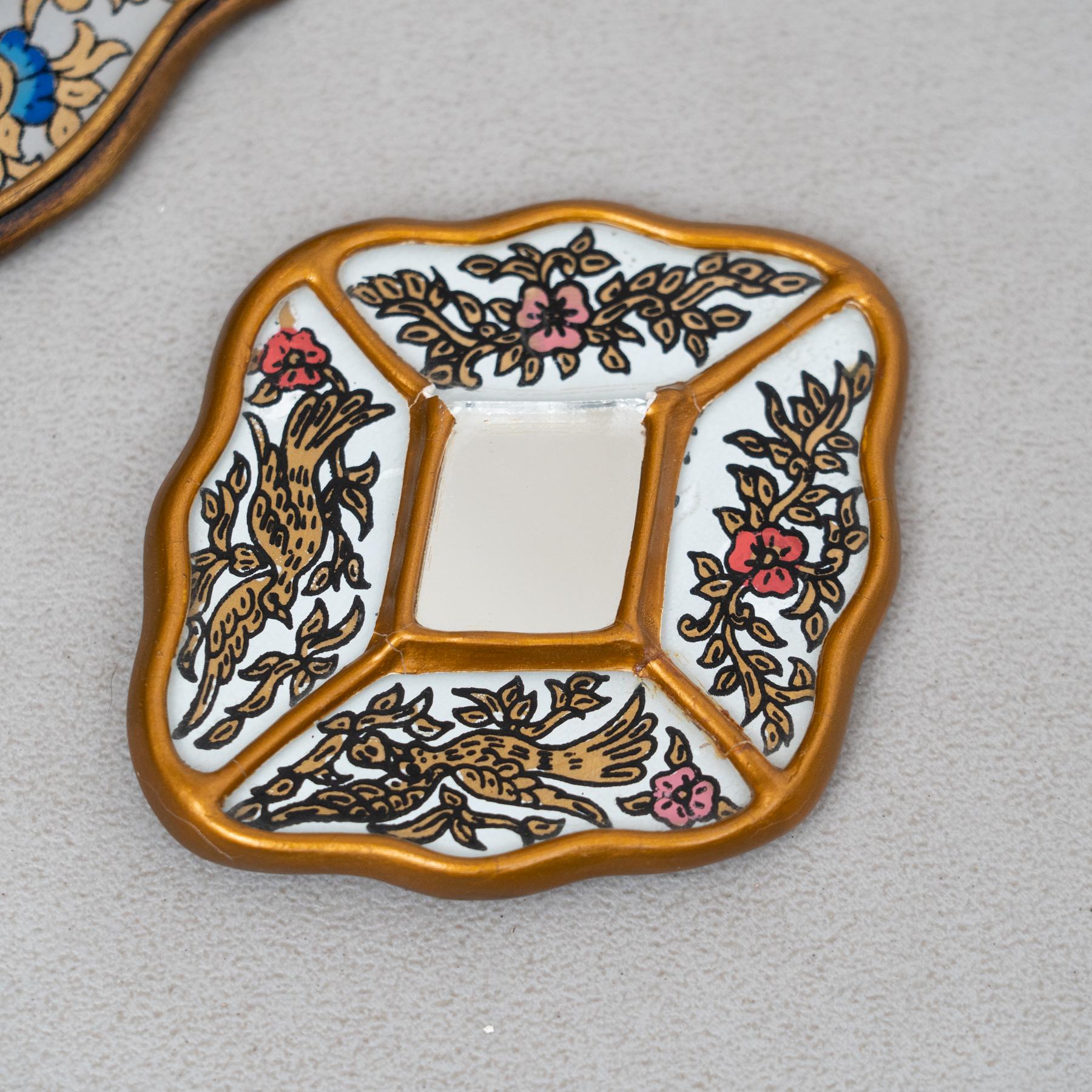 Ensemble de deux miroirs muraux péruviens vintage du milieu du siècle en bois peints à la main Bon état - En vente à Barcelona, ES