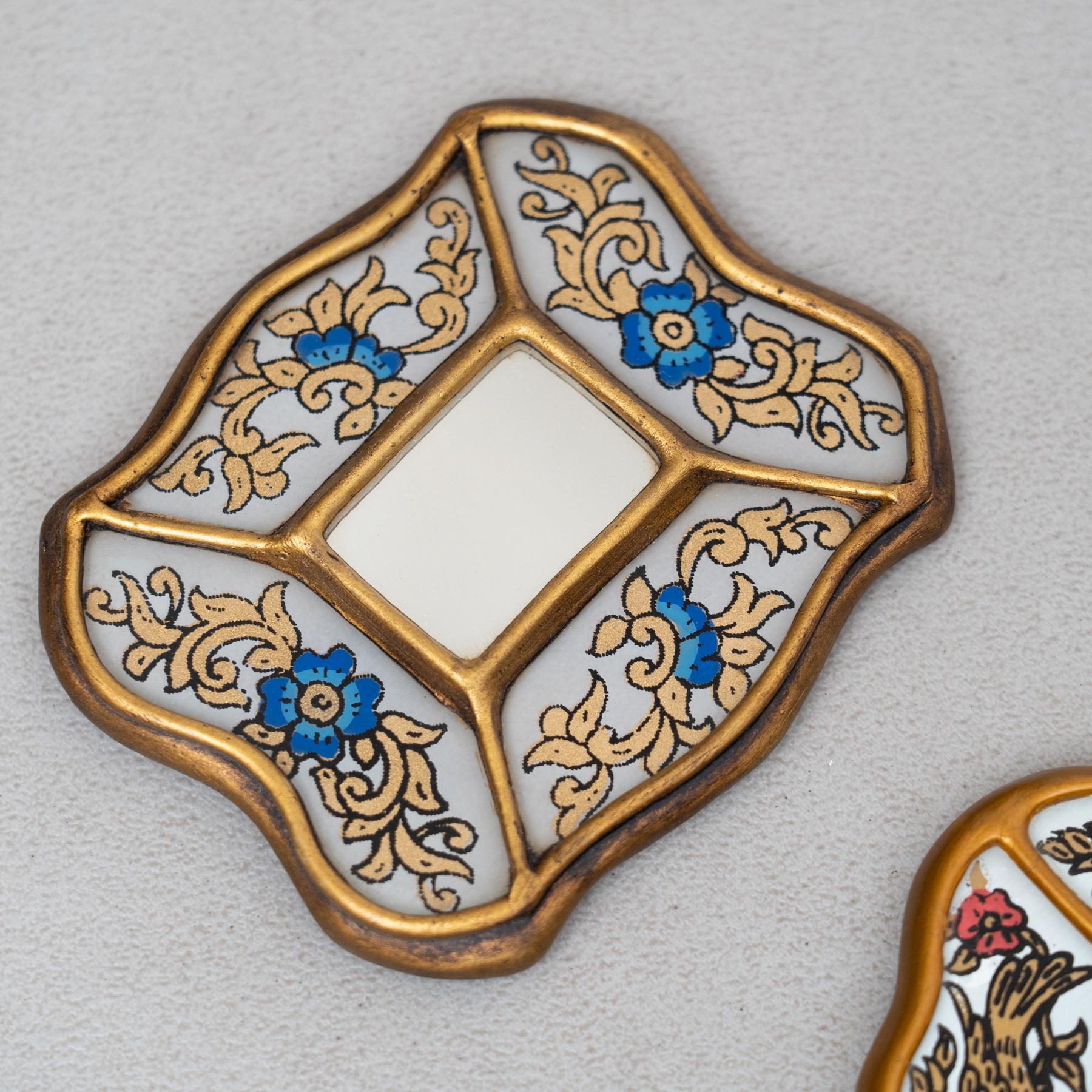 Milieu du XXe siècle Ensemble de deux miroirs muraux péruviens vintage du milieu du siècle en bois peints à la main en vente