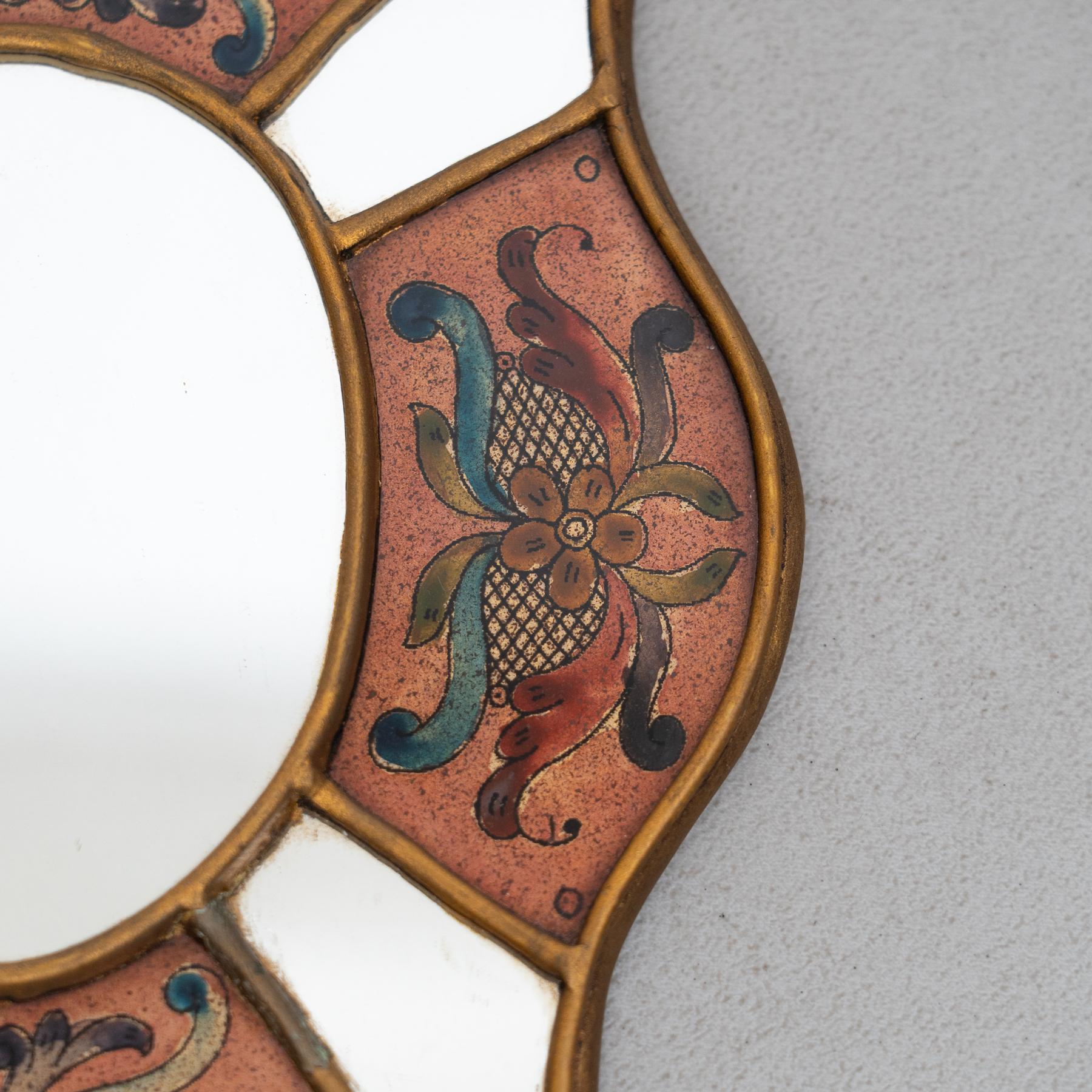 Ensemble de deux miroirs muraux péruviens vintage du milieu du siècle en bois peints à la main en vente 1