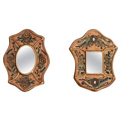 Set von zwei peruanischen, handbemalten Vintage-Wandspiegeln aus Holz aus der Mitte des Jahrhunderts