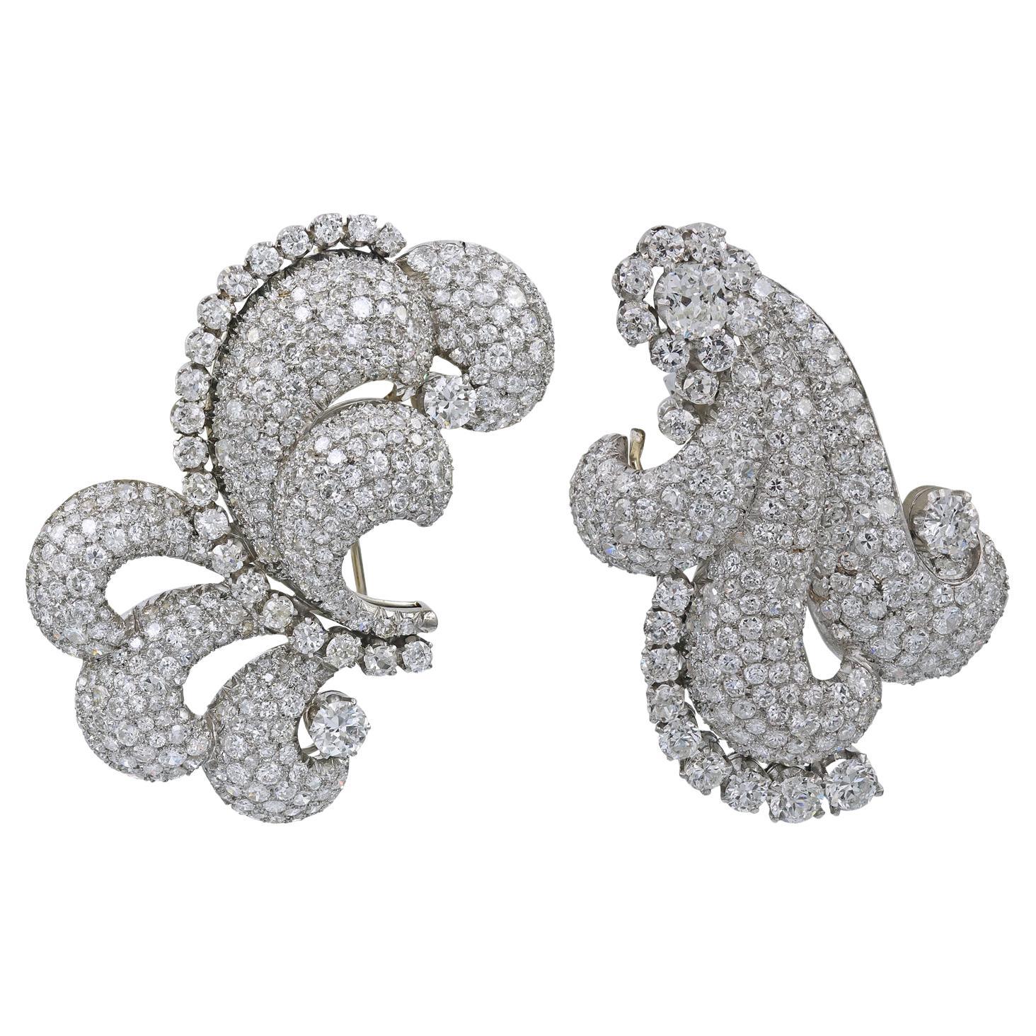 Set di due spille vintage in platino e diamanti in vendita