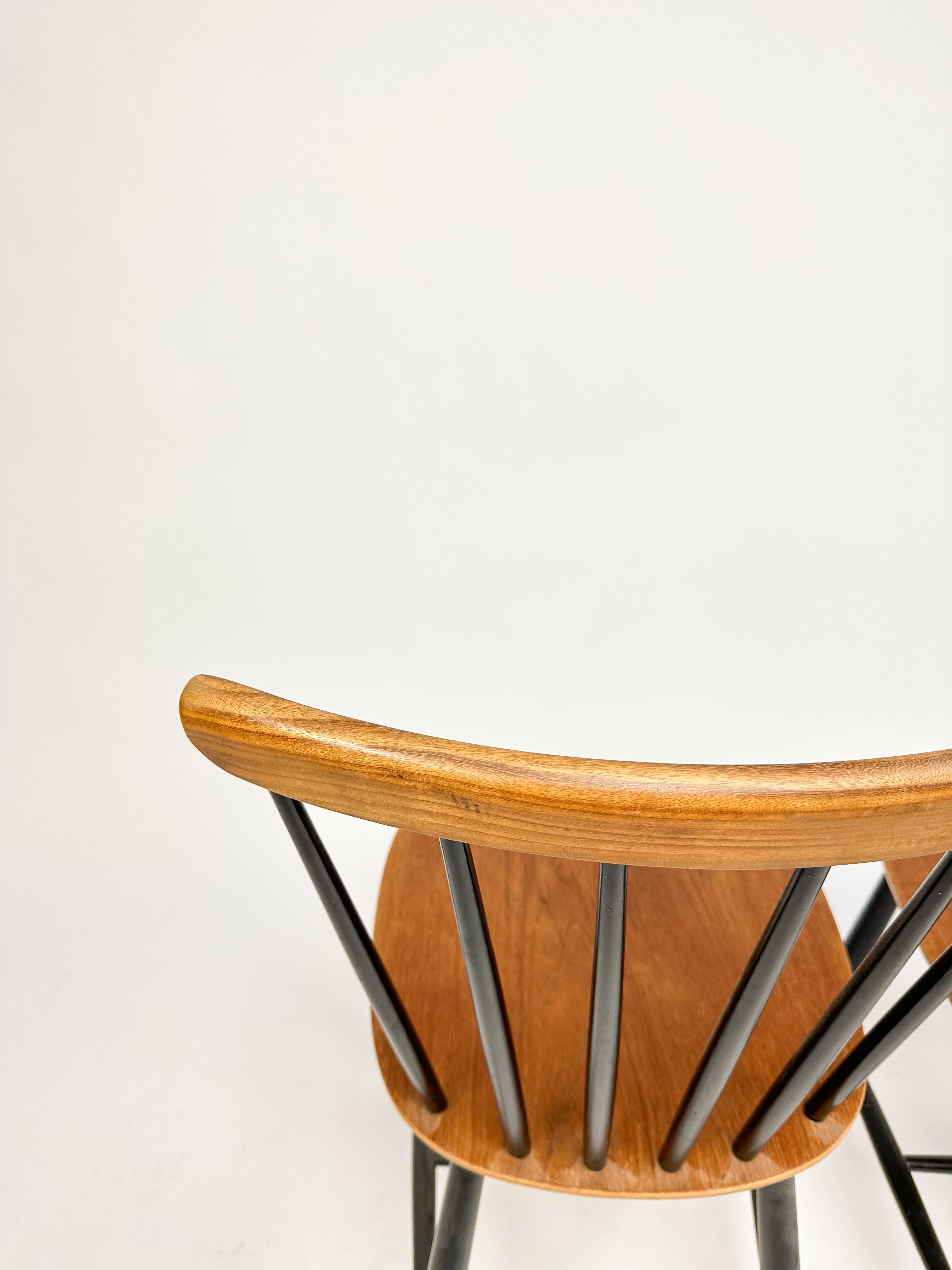 Set of Two Vintage Spindle Back Chairs in the style of Tapiovaara For Sale 3