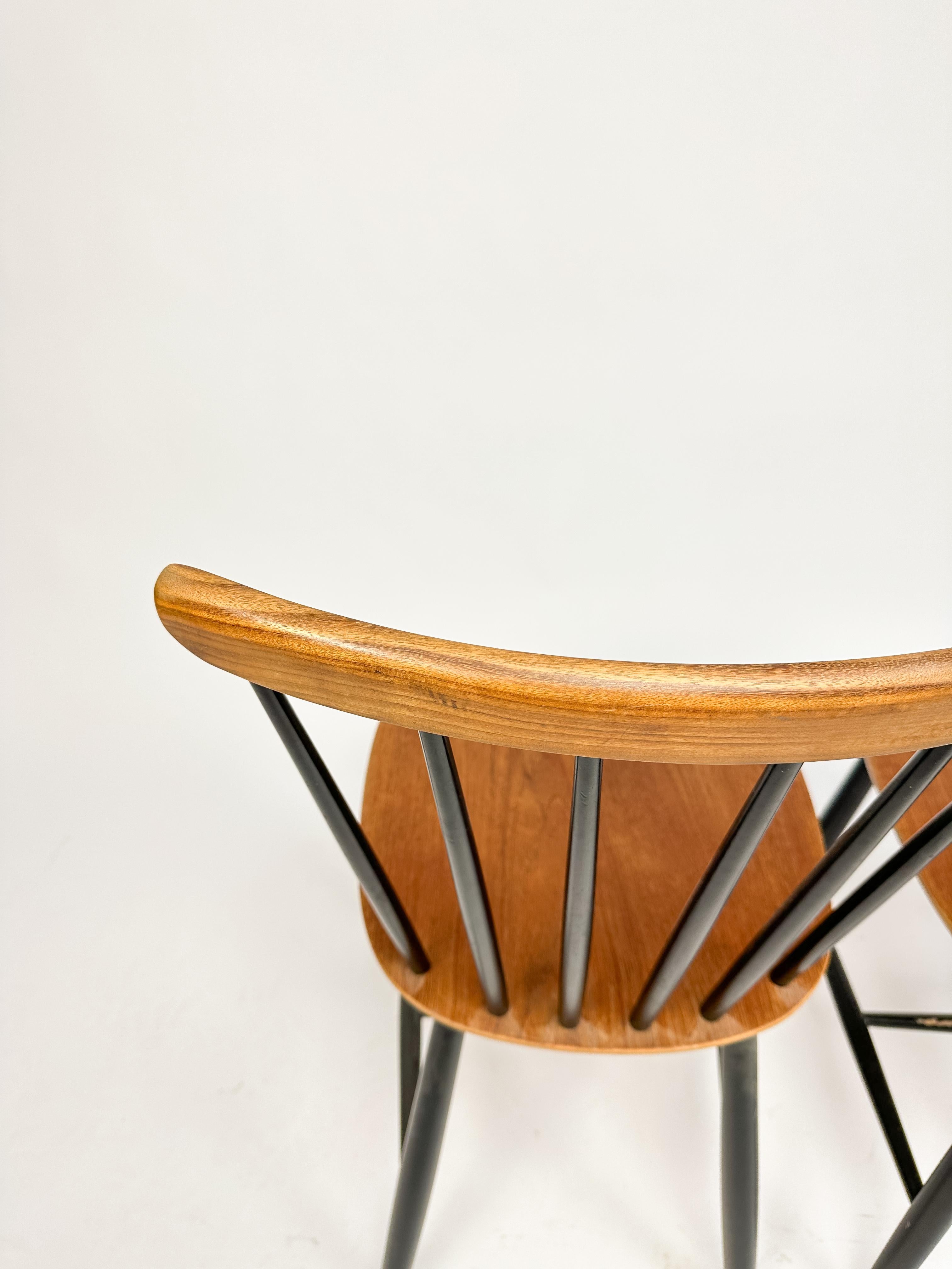 Set of Two Vintage Spindle Back Chairs in the style of Tapiovaara For Sale 4