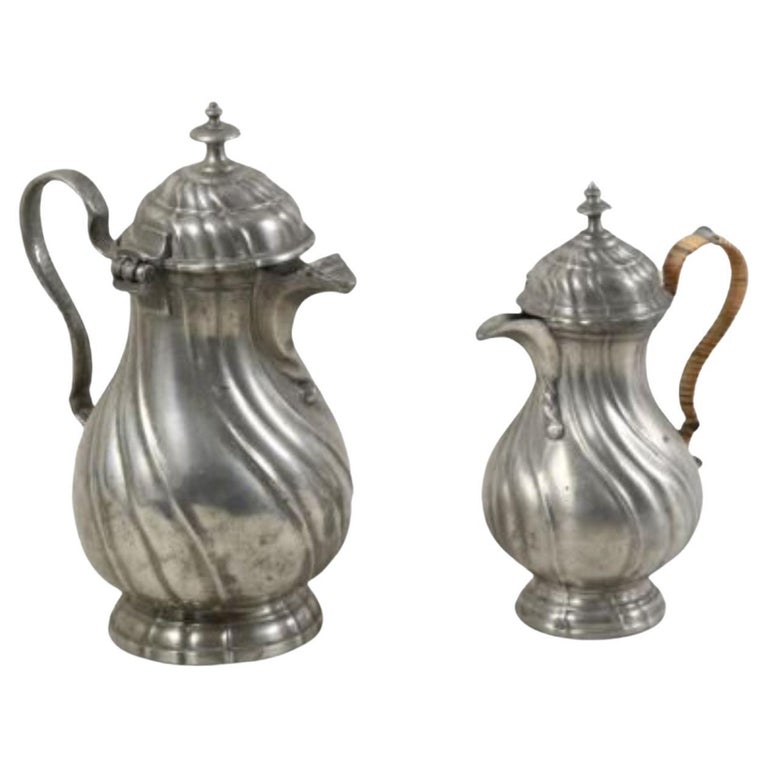 Set of Two Vintage Tin Pots 1H15 For Sale at 1stDibs