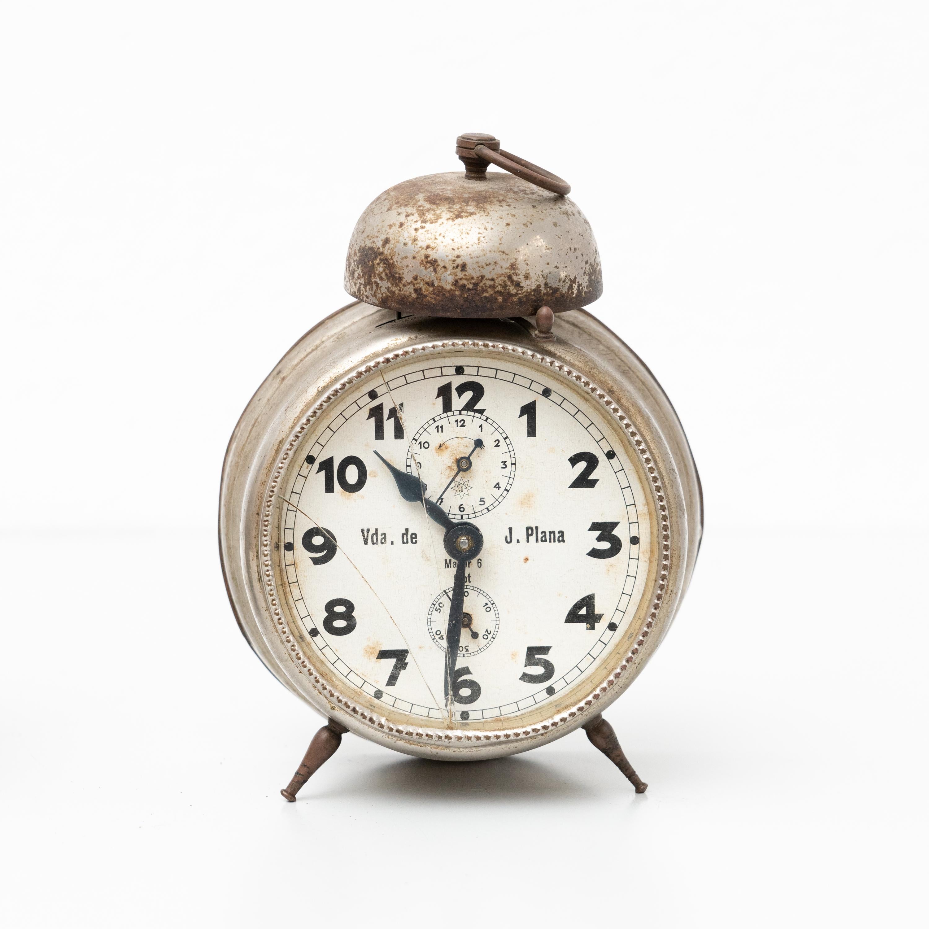 Ensemble de deux horloges d'alarme espagnoles traditionnelles vintage, vers 1960 en vente 3