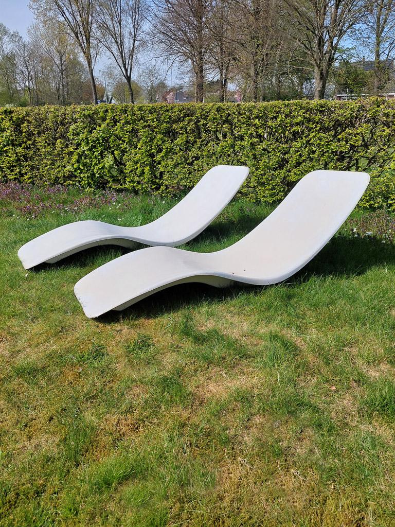 French Set of Two Vintage White Fiberglass Lounge Chairs by Charles Zublena 1960s. For Sale
