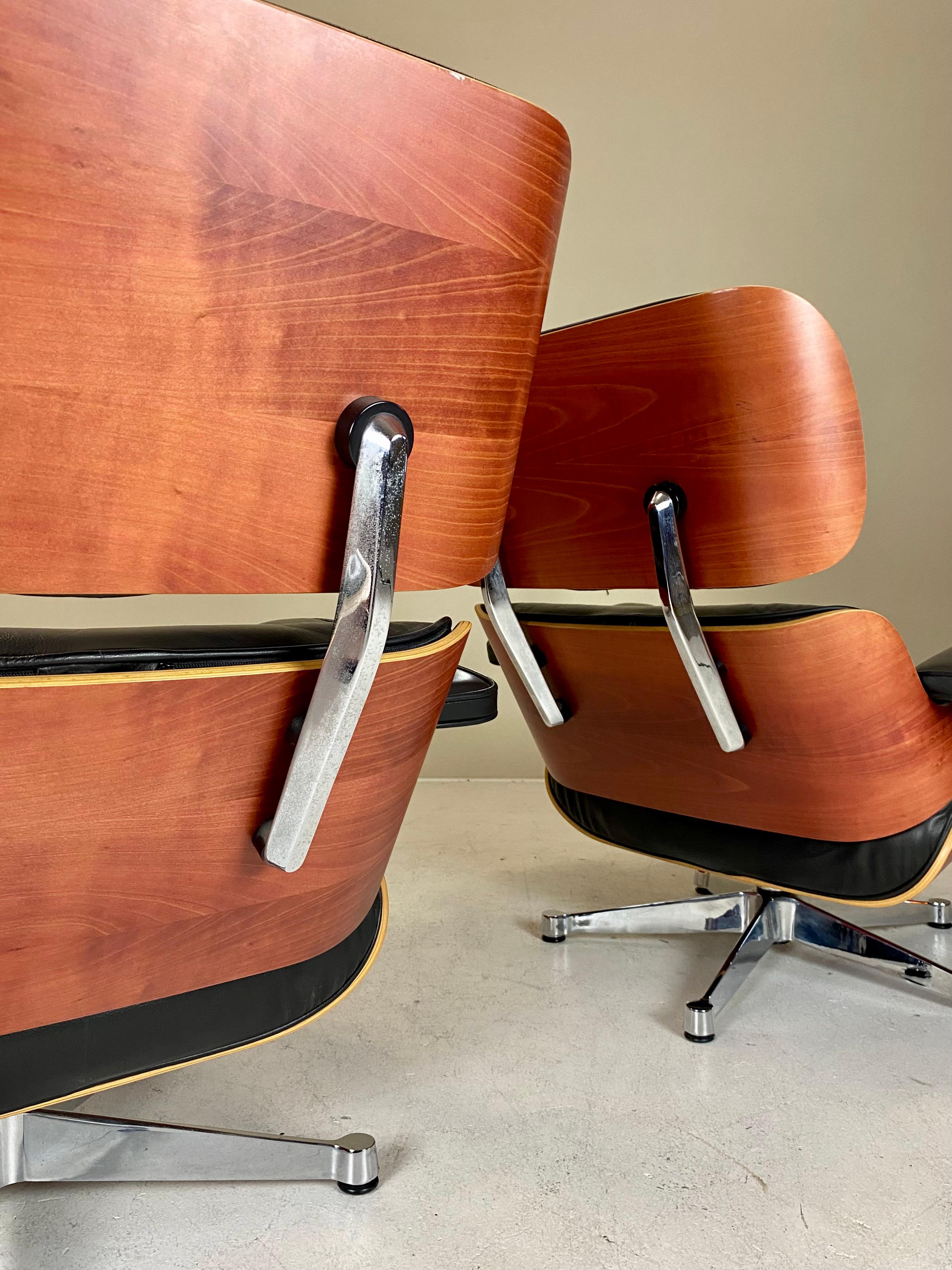 Swiss Set of two Vitra 671 Lounge Chairs by Charles and Ray Eames For Sale