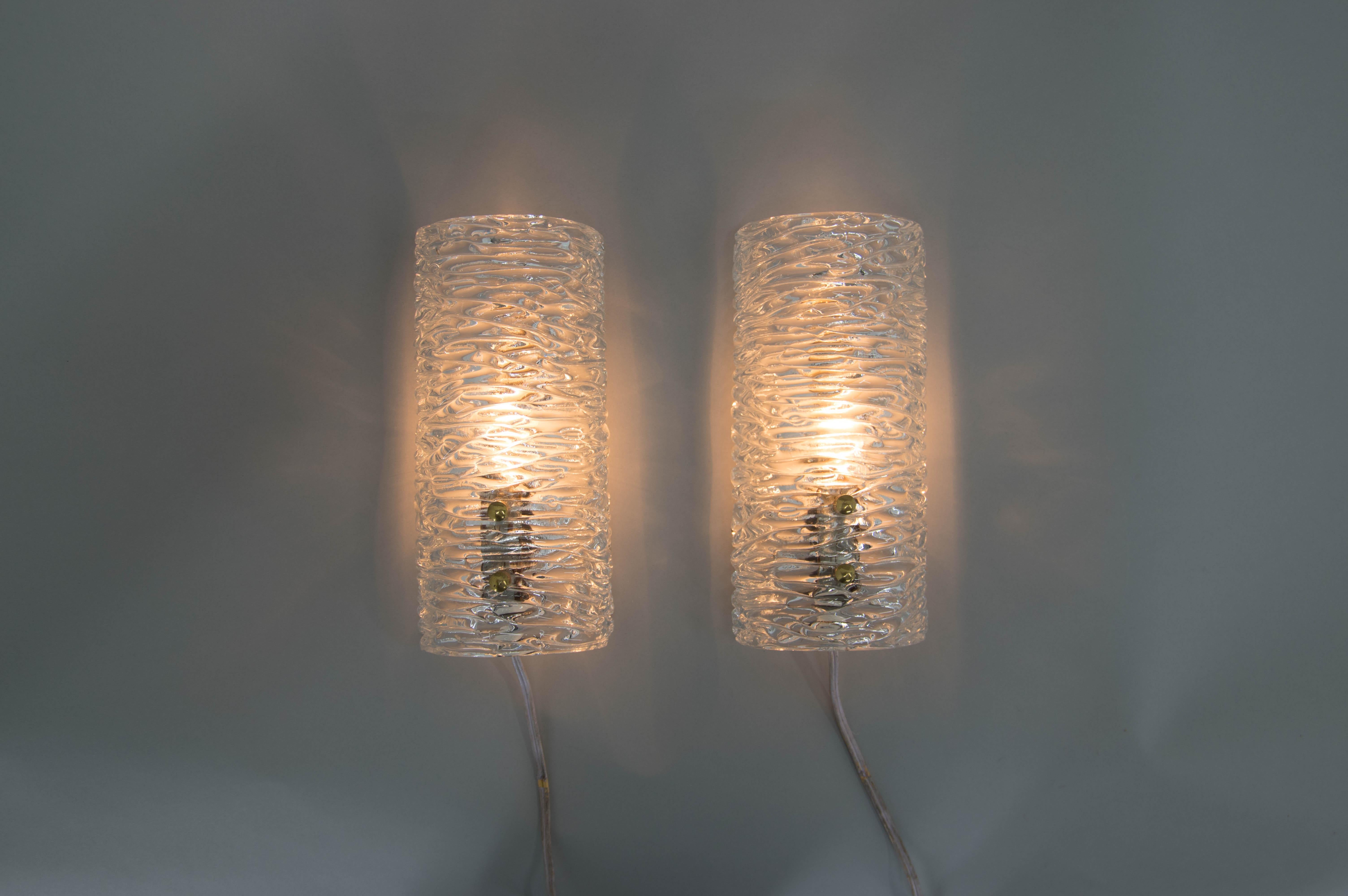 Mid-Century Modern Set of Two Wall Lamps by Kalmar, 1950s For Sale