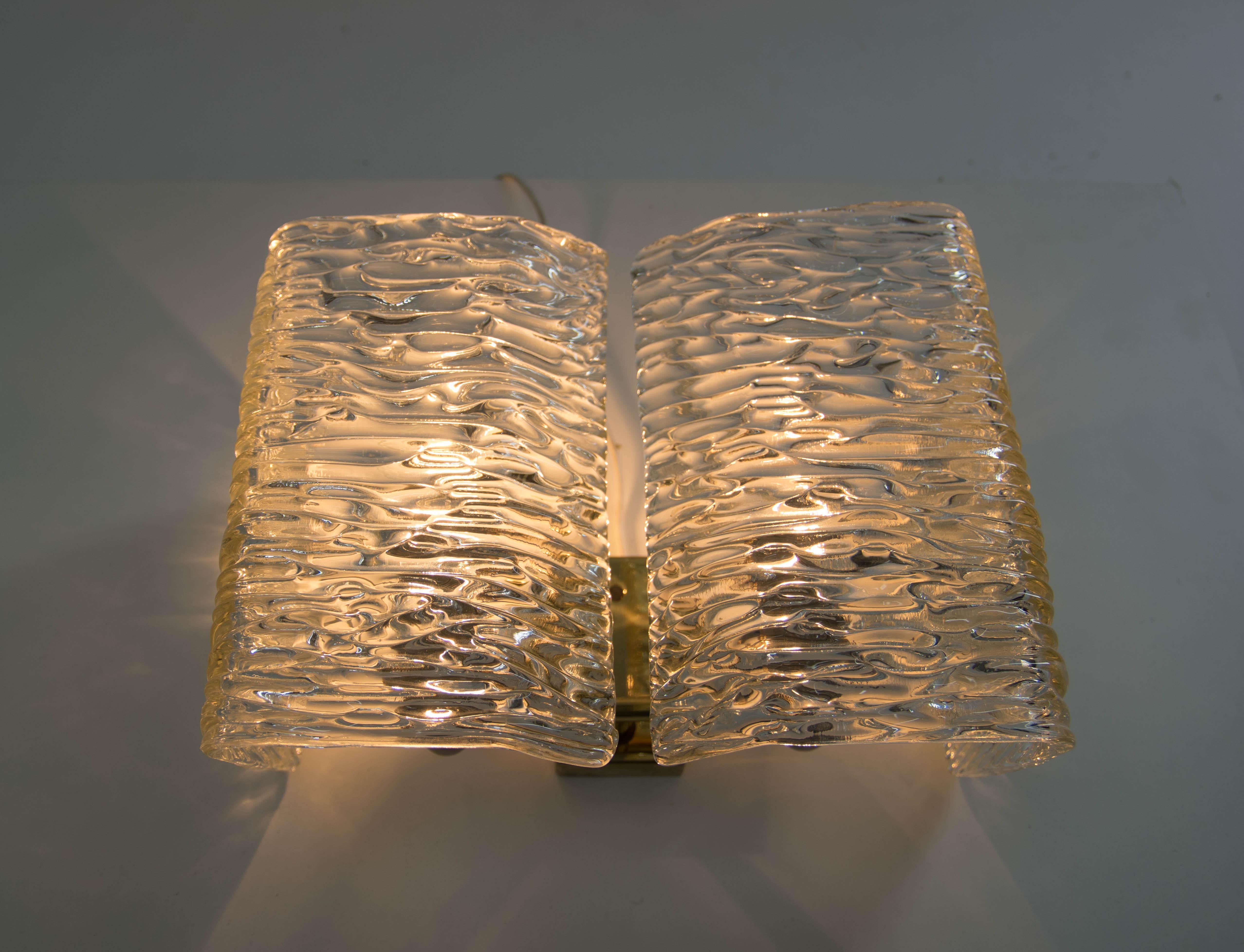 Austriaco Set di due lampade da parete di Kalmar, anni '50 in vendita