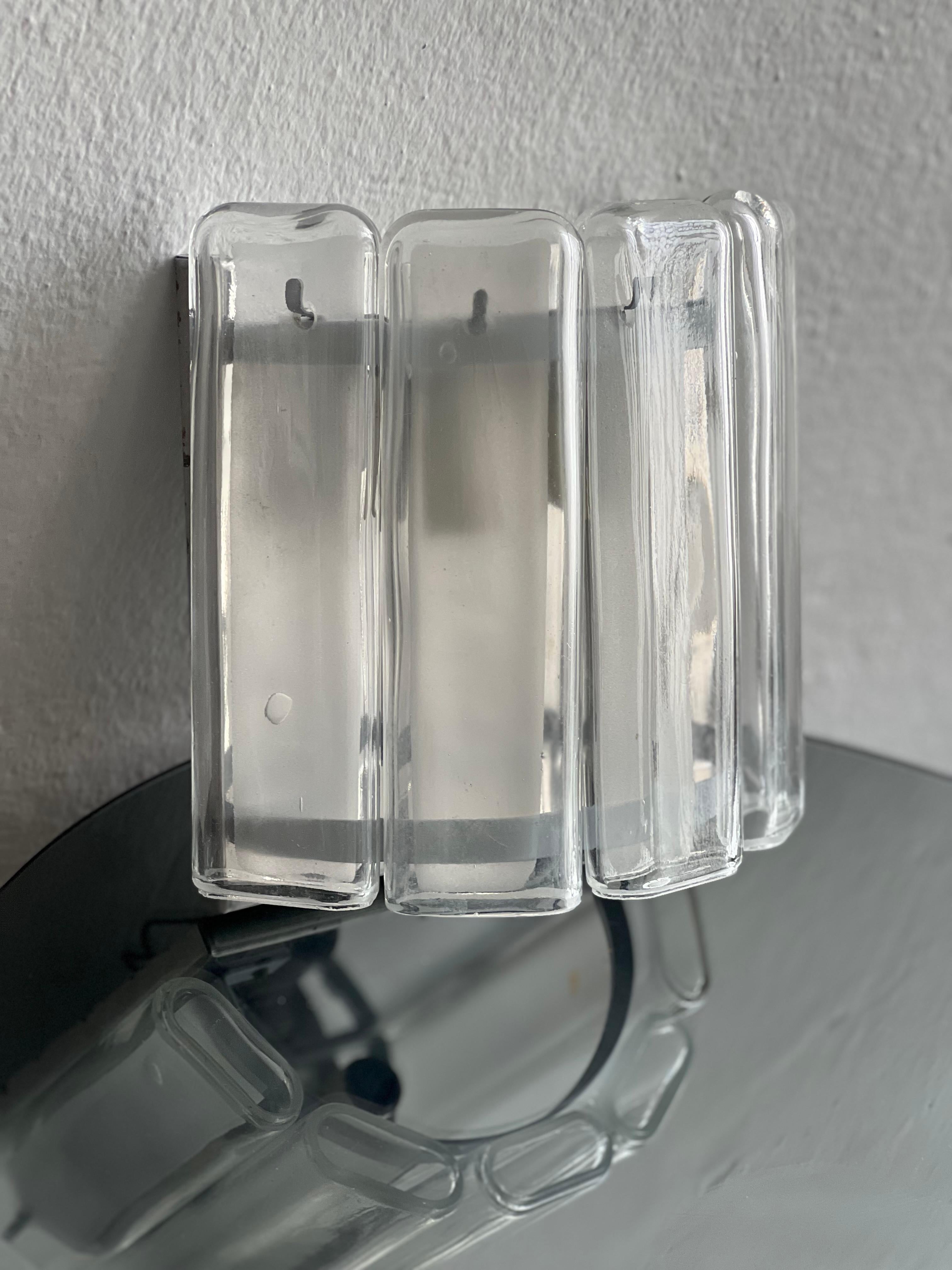 Minimal and sculptural Wall Sconce-Applique  Chromed metal & Murano glass 1970's For Sale 3