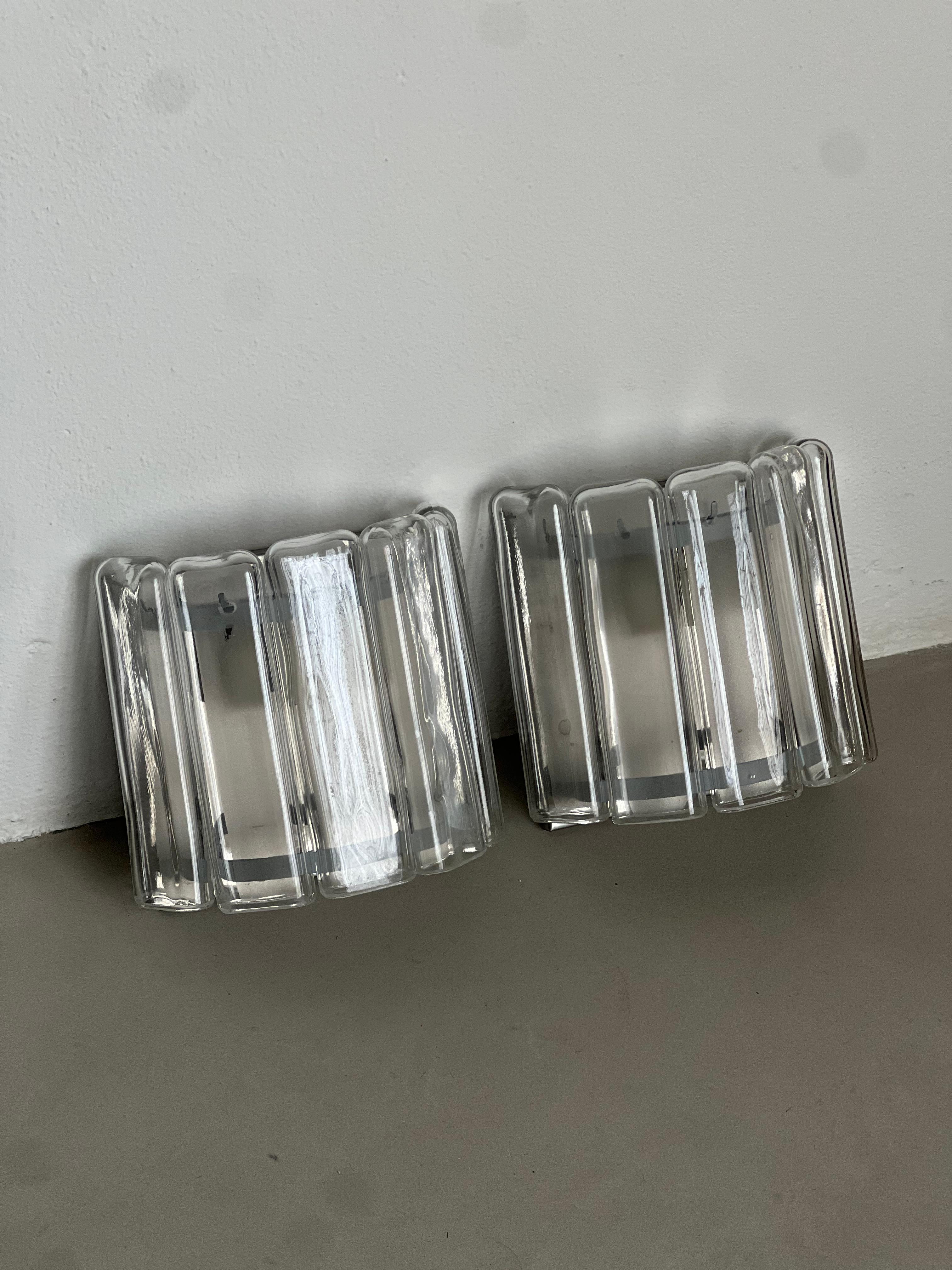 Minimal and sculptural Wall Sconce-Applique  Chromed metal & Murano glass 1970's For Sale 9