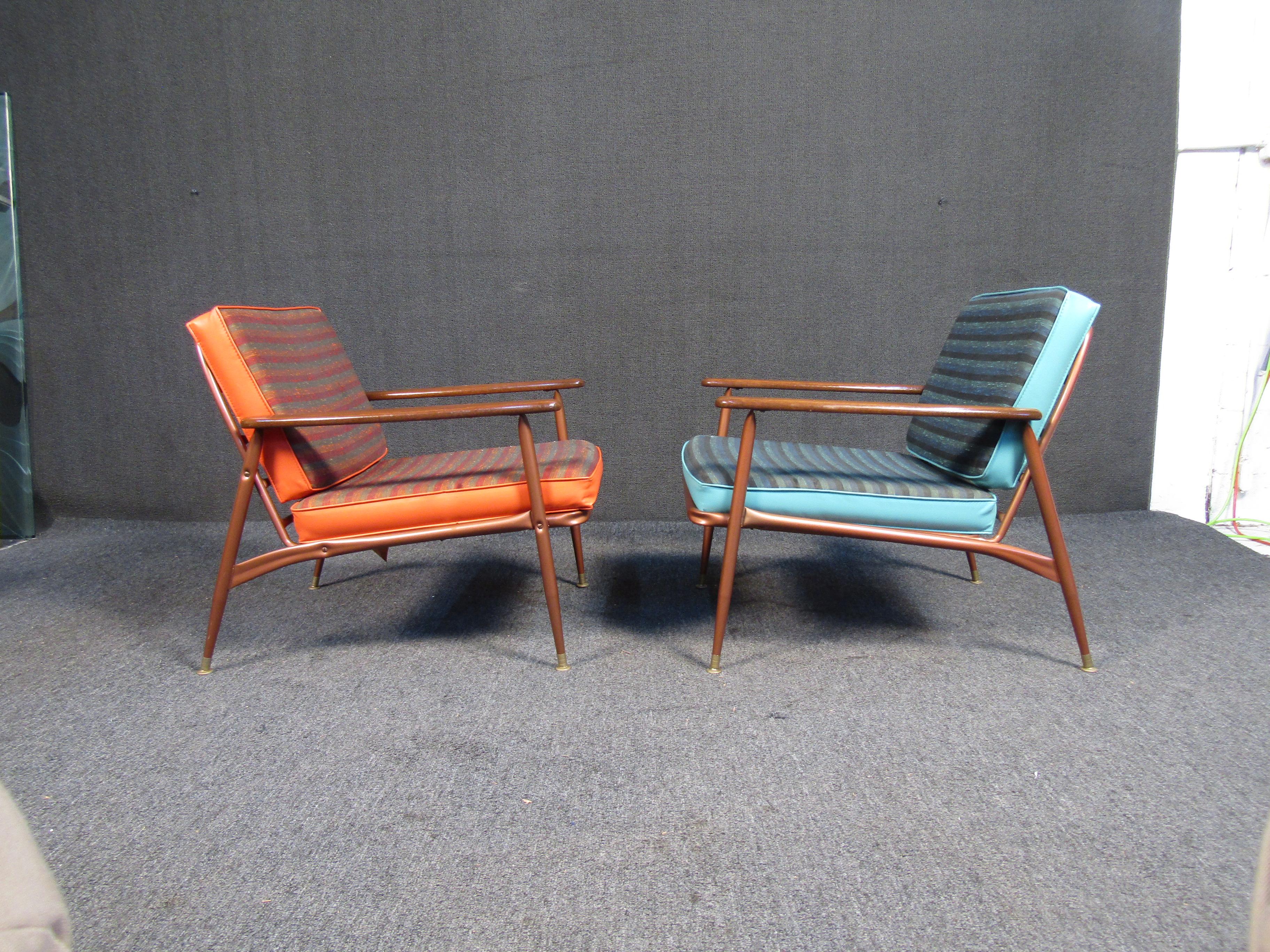 Mid-Century Modern Set of Two Walnut and Copper Arm Chairs by Viko Baumritter For Sale