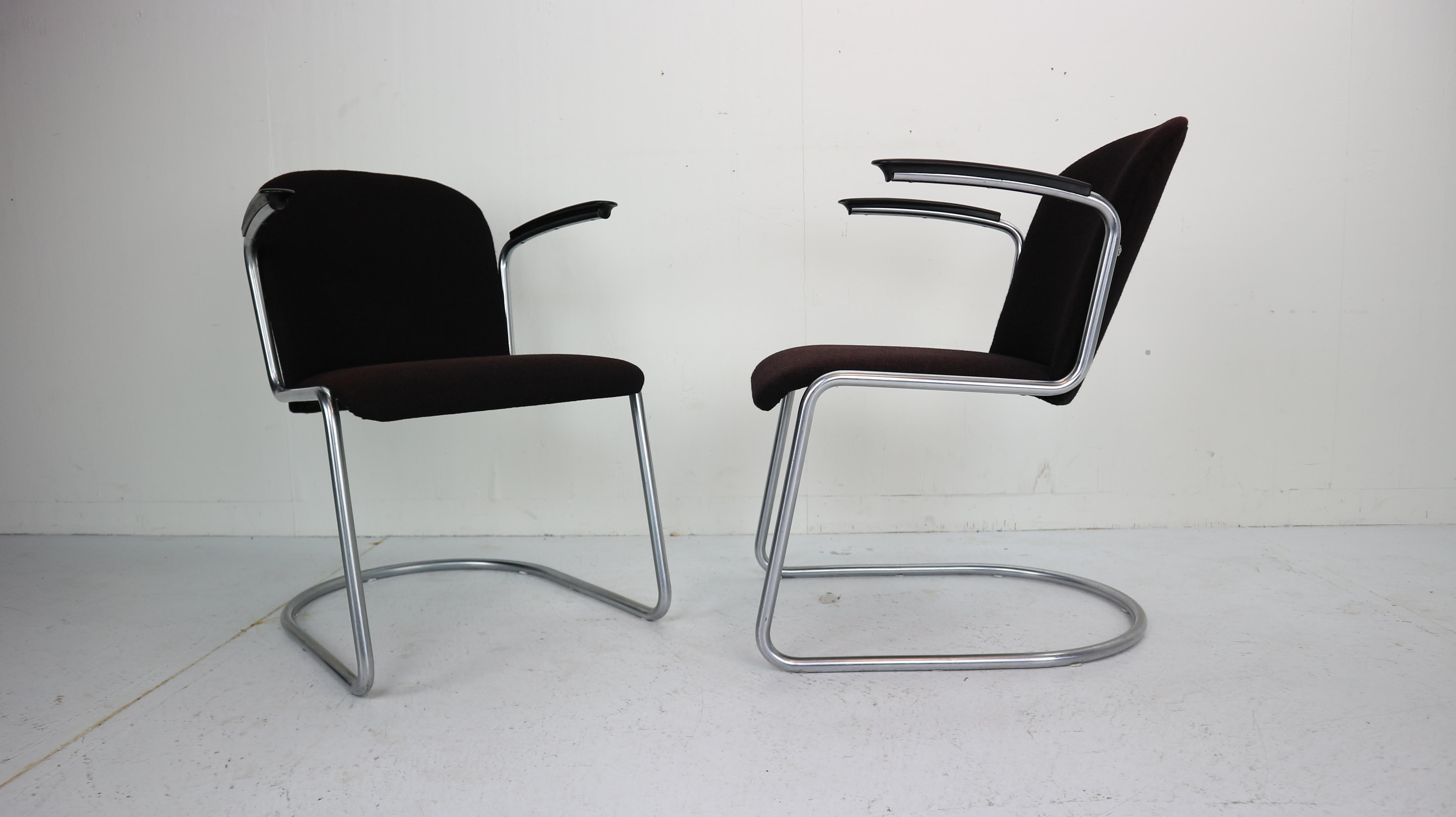 This pair of easy armchair are designed by W.H. Gipsen for Gipsen Culemborg and manufactured in 1953, Netherlands.
Model number- 413.
Chrome version, very comfortable original easy chair with original dark brown color upholstery including the