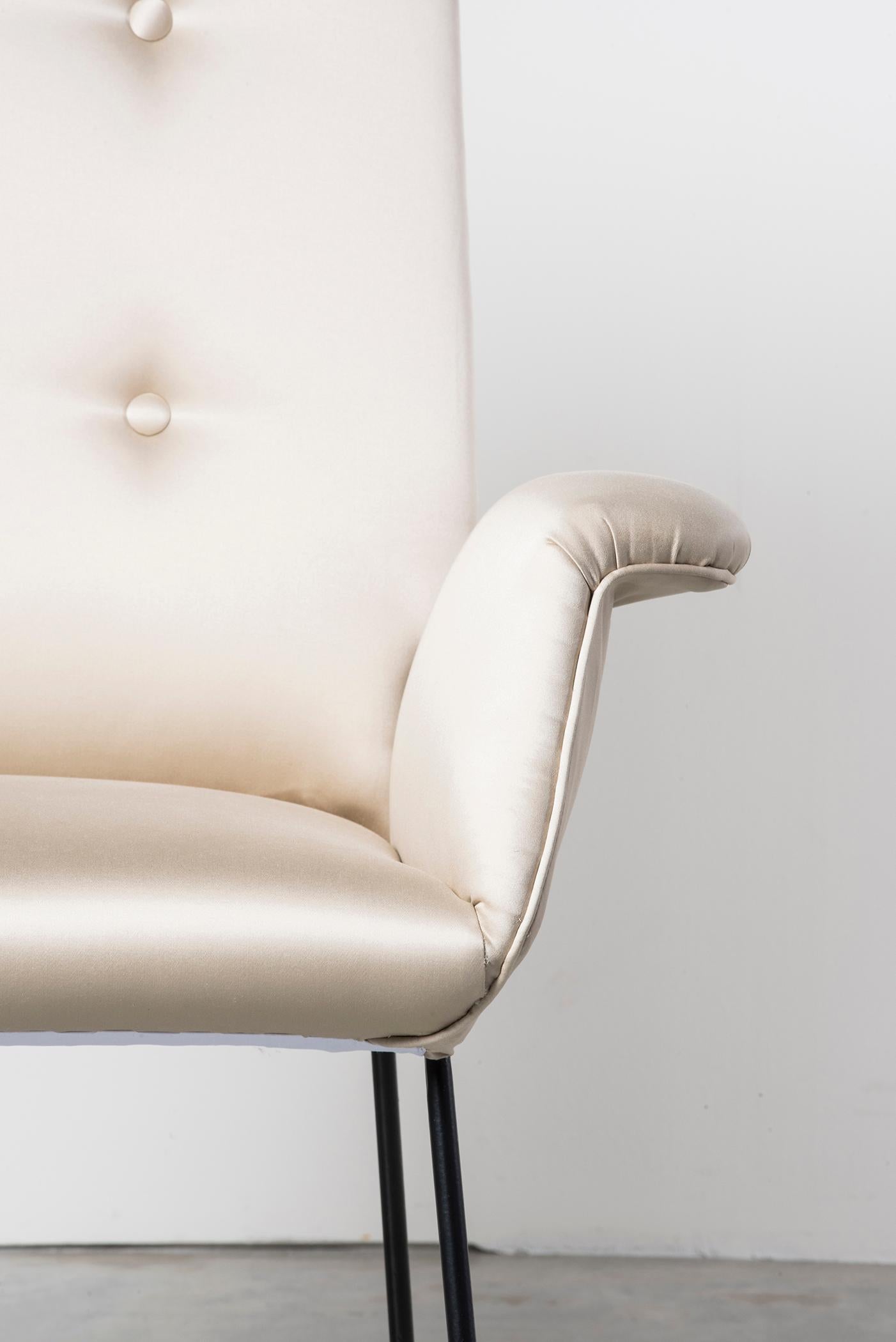 Set of Two White Armchairs by Martin Eisler and Carlo Hauner In Excellent Condition For Sale In Milan, IT