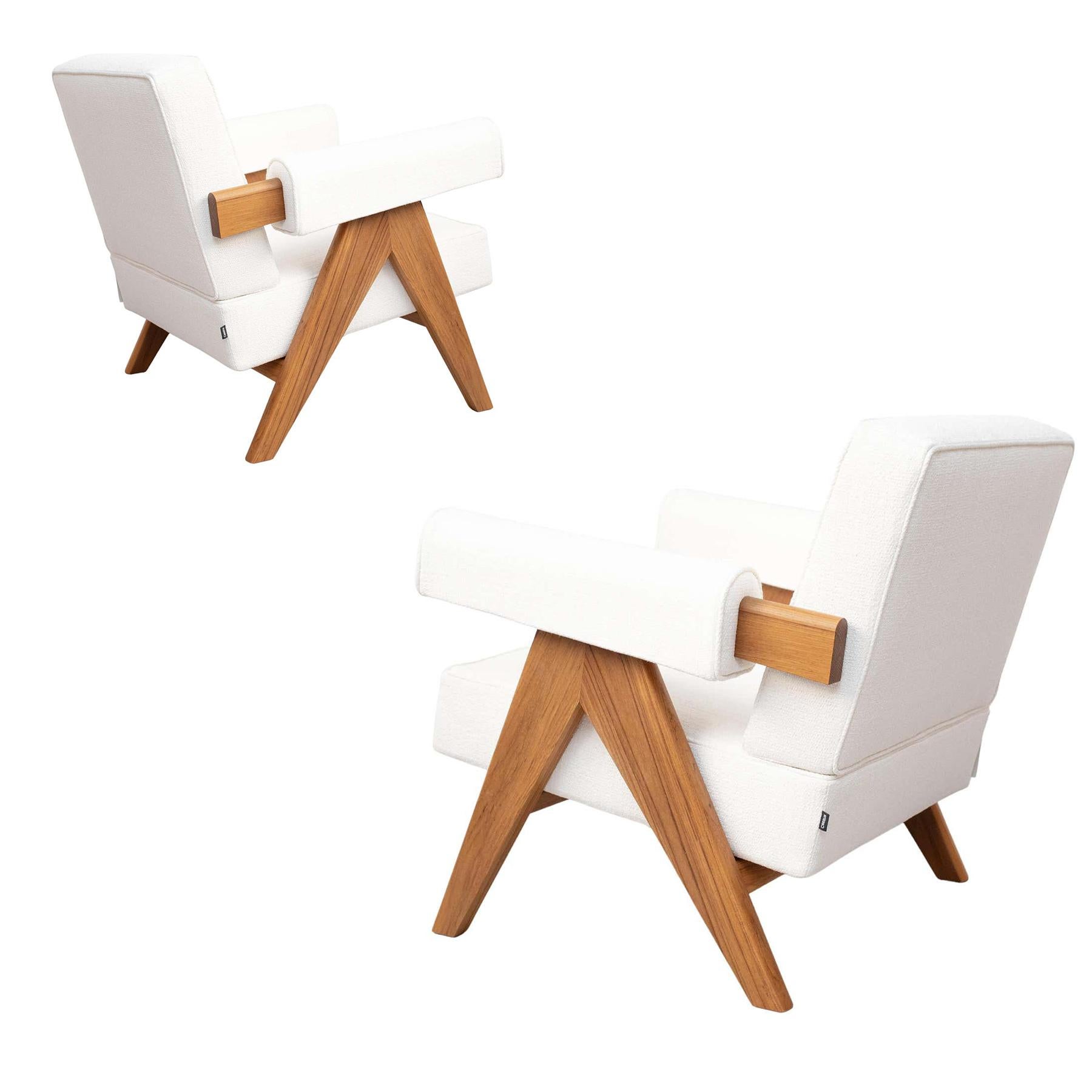 Set aus zwei Sesseln, entworfen von Pierre Jeanneret um 1950, neu aufgelegt im Jahr 2019.
Hergestellt von Cassina in Italien.

Die außergewöhnliche Architektur des 1951 von Le Corbusier entworfenen Capitol Complex in Chandigarh wurde von der UNESCO