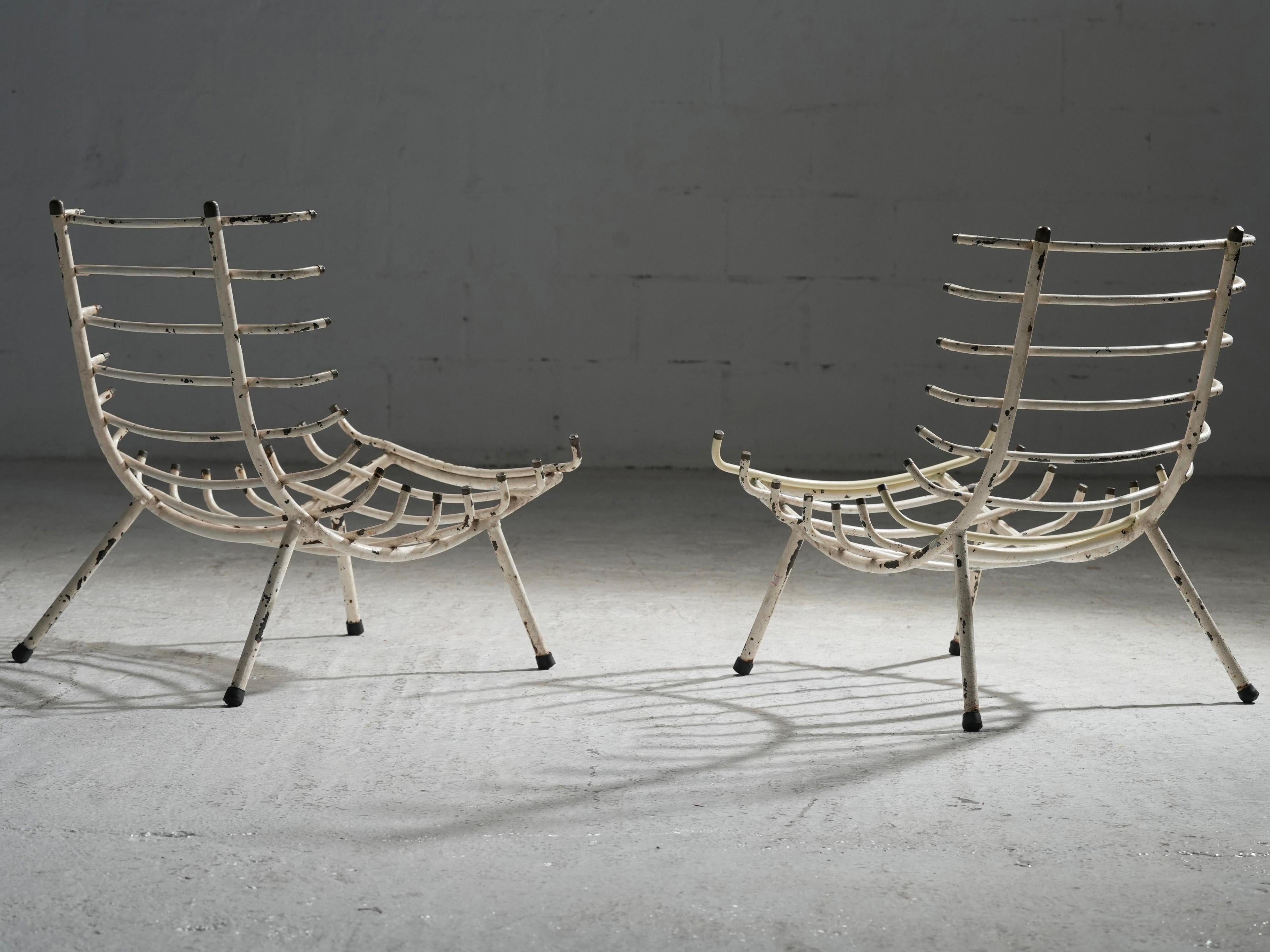 20th Century Set of Two White Rib Chairs in Metal and Brass, Brazil, 1950's For Sale