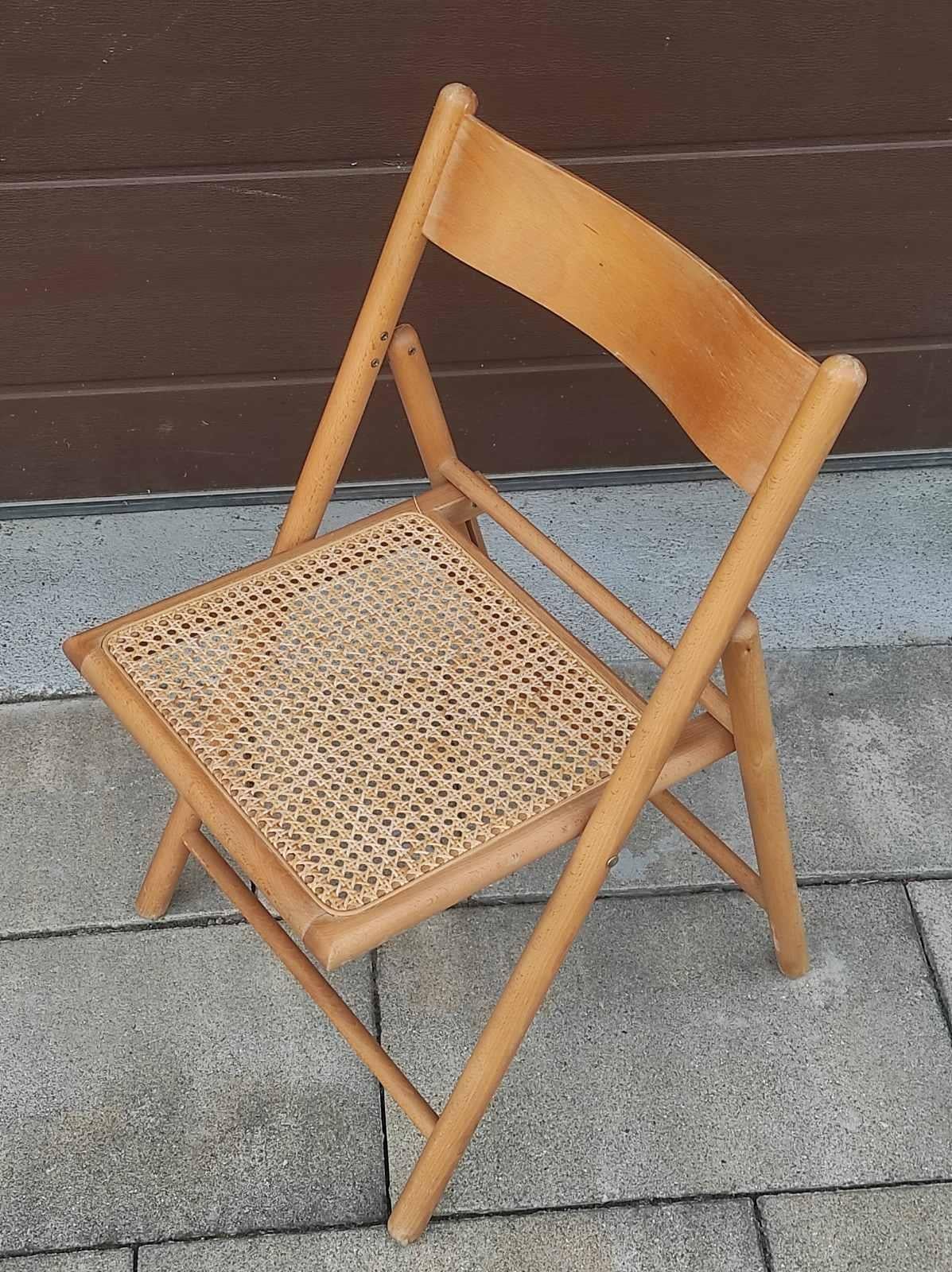 Canne Ensemble de deux chaises pliantes en osier Italie des années 1970 en vente