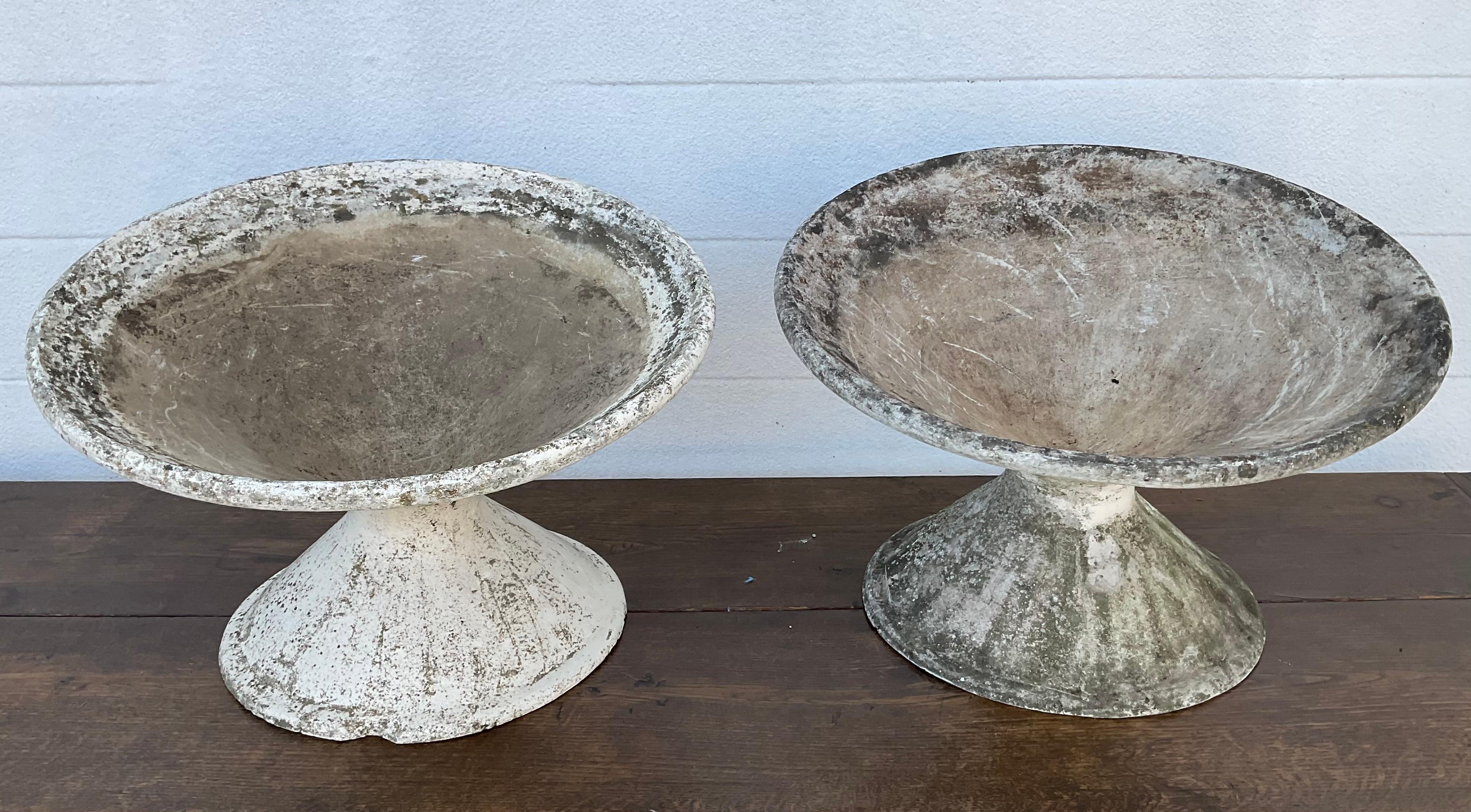 Mid-Century Modern Set of Two Willy Guhl Tilted Concrete Planters For Sale