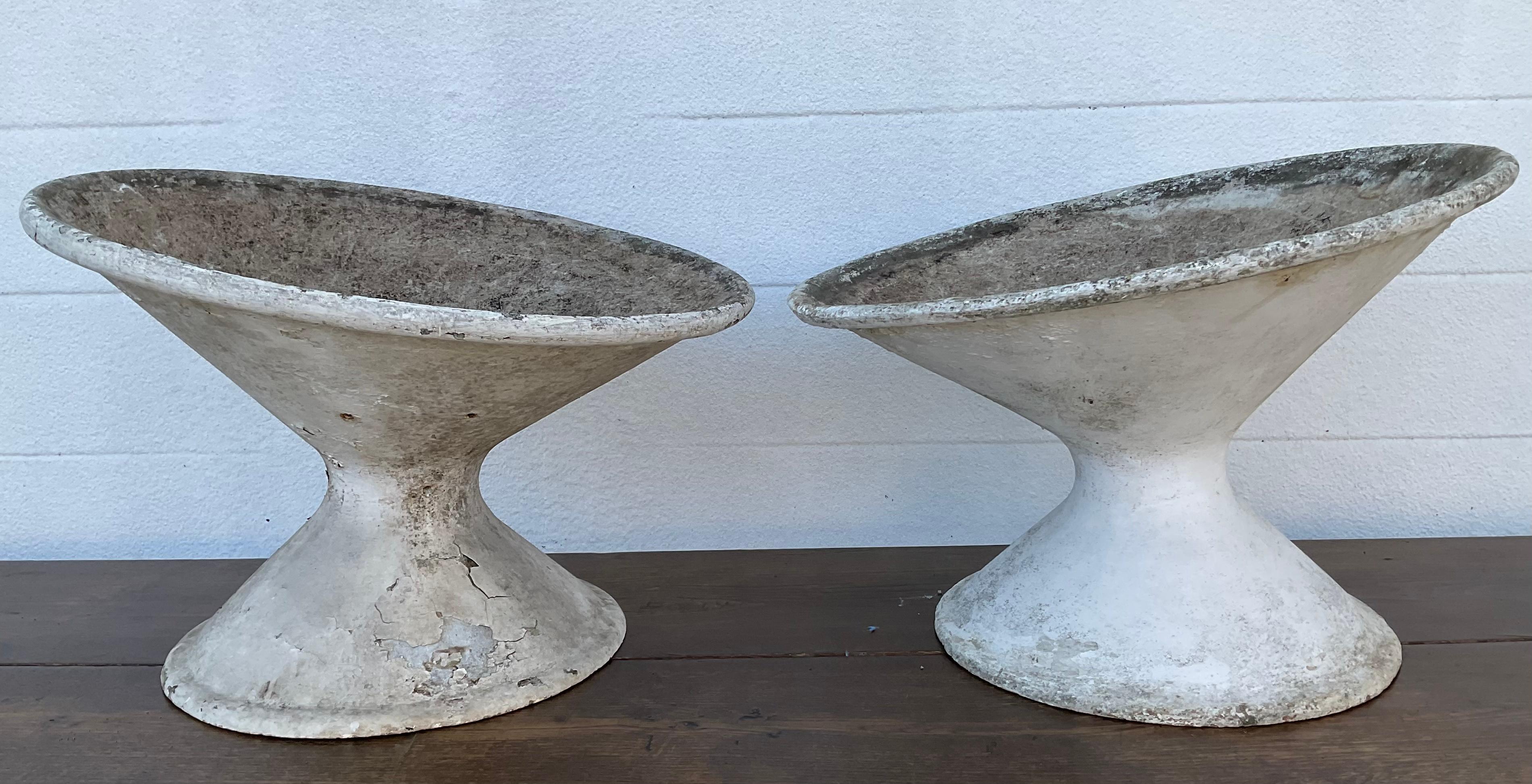 Swiss Set of Two Willy Guhl Tilted Concrete Planters For Sale