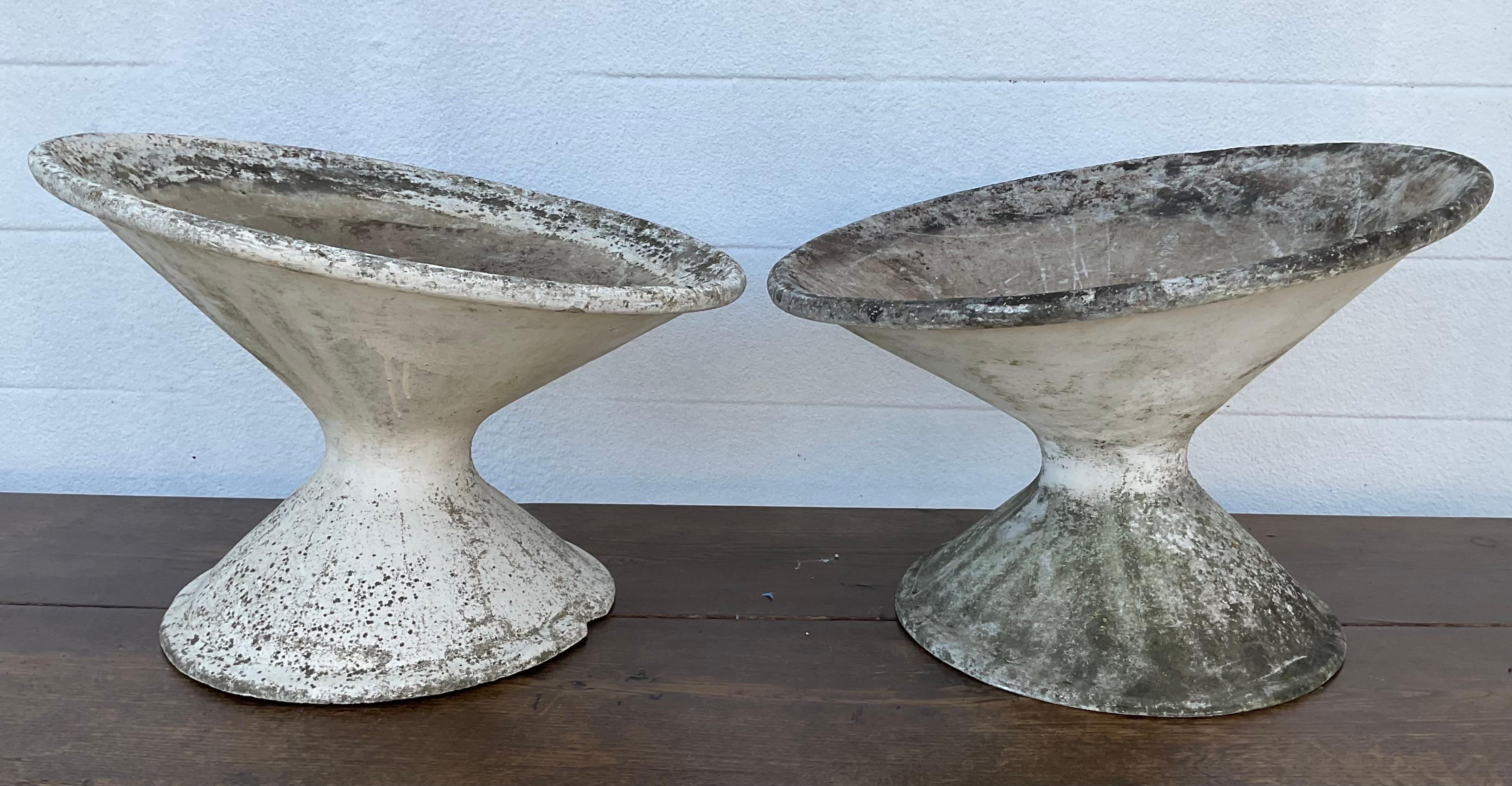 Set of Two Willy Guhl Tilted Concrete Planters In Good Condition For Sale In Bradenton, FL