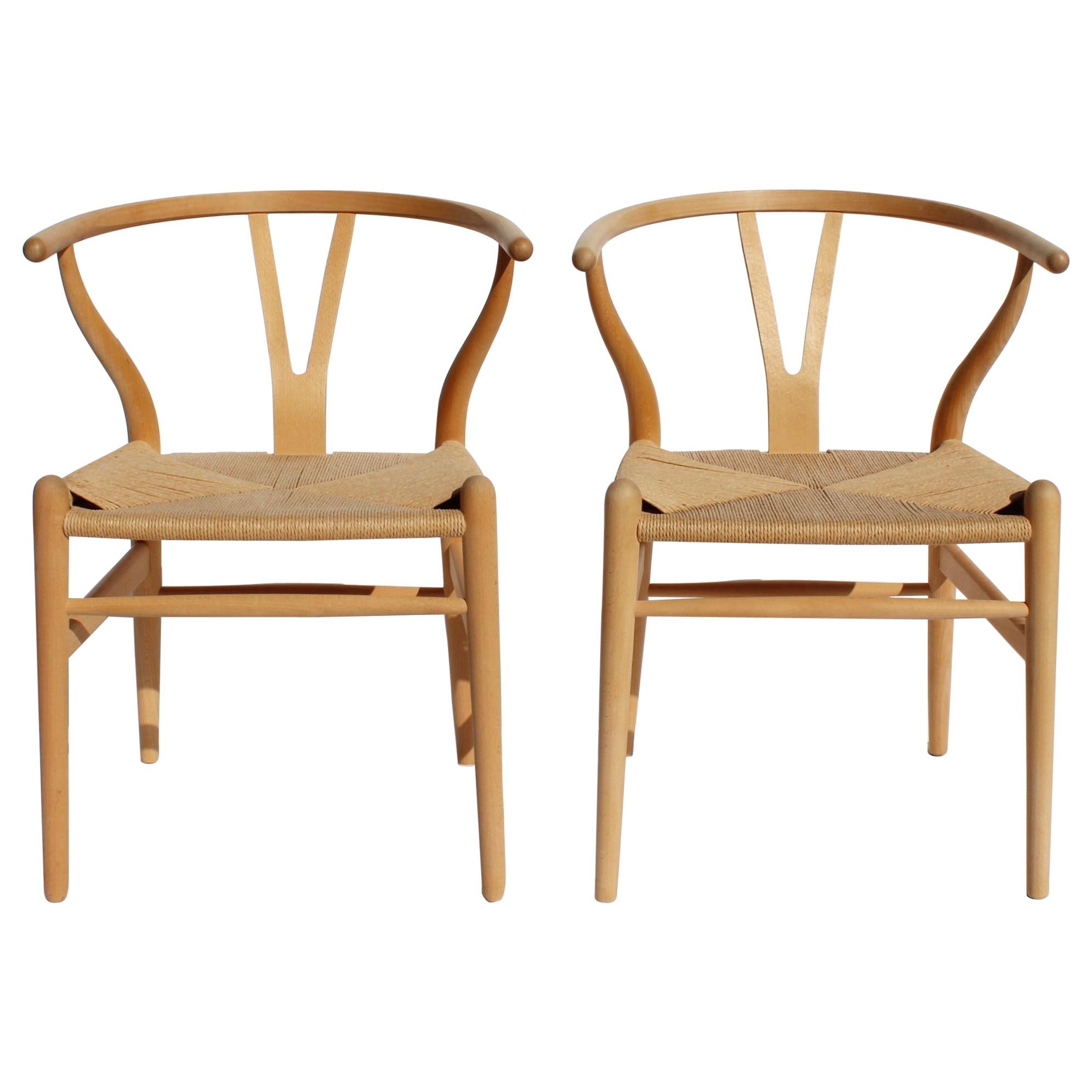 Set of Two Wishbone Chairs, Model CH24, of Beech Hans J. Wegner