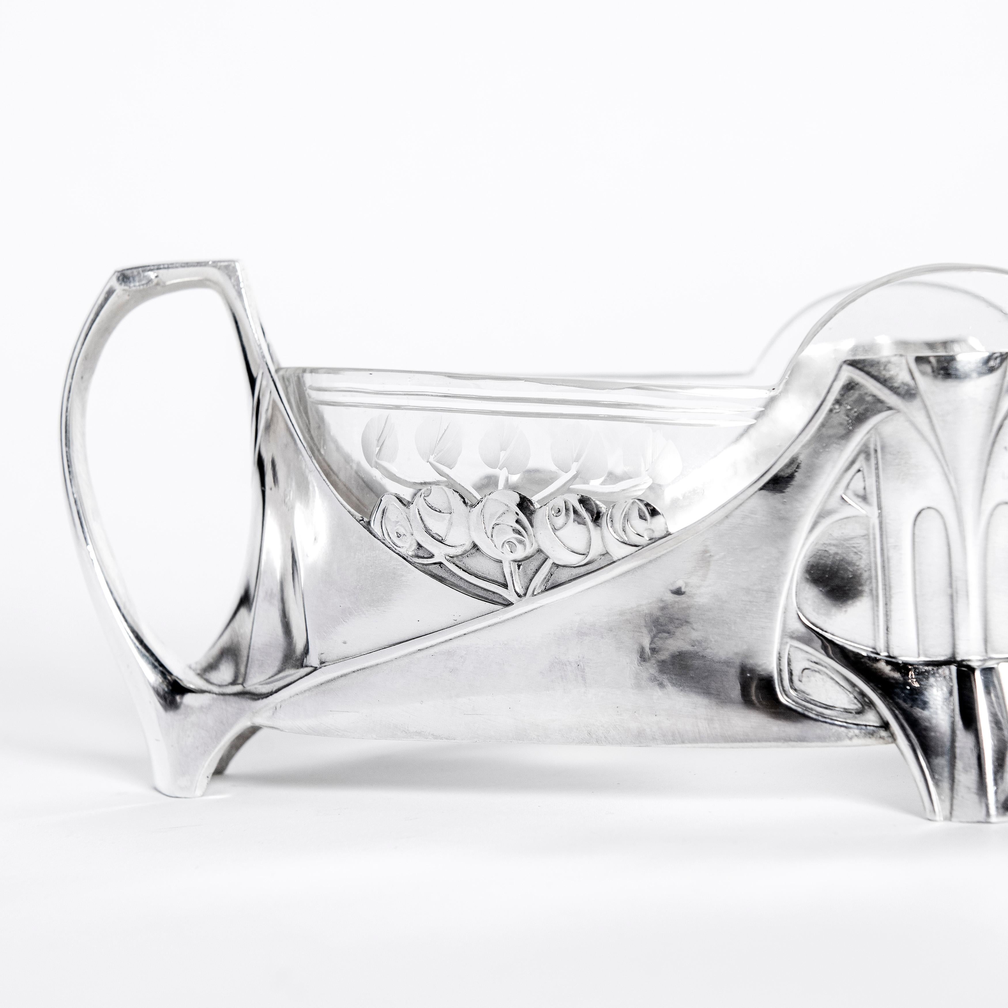 Inizio XX secolo Set di due vasi da fiori e jardinière in argento W.M.F., periodo Jugendstil in vendita