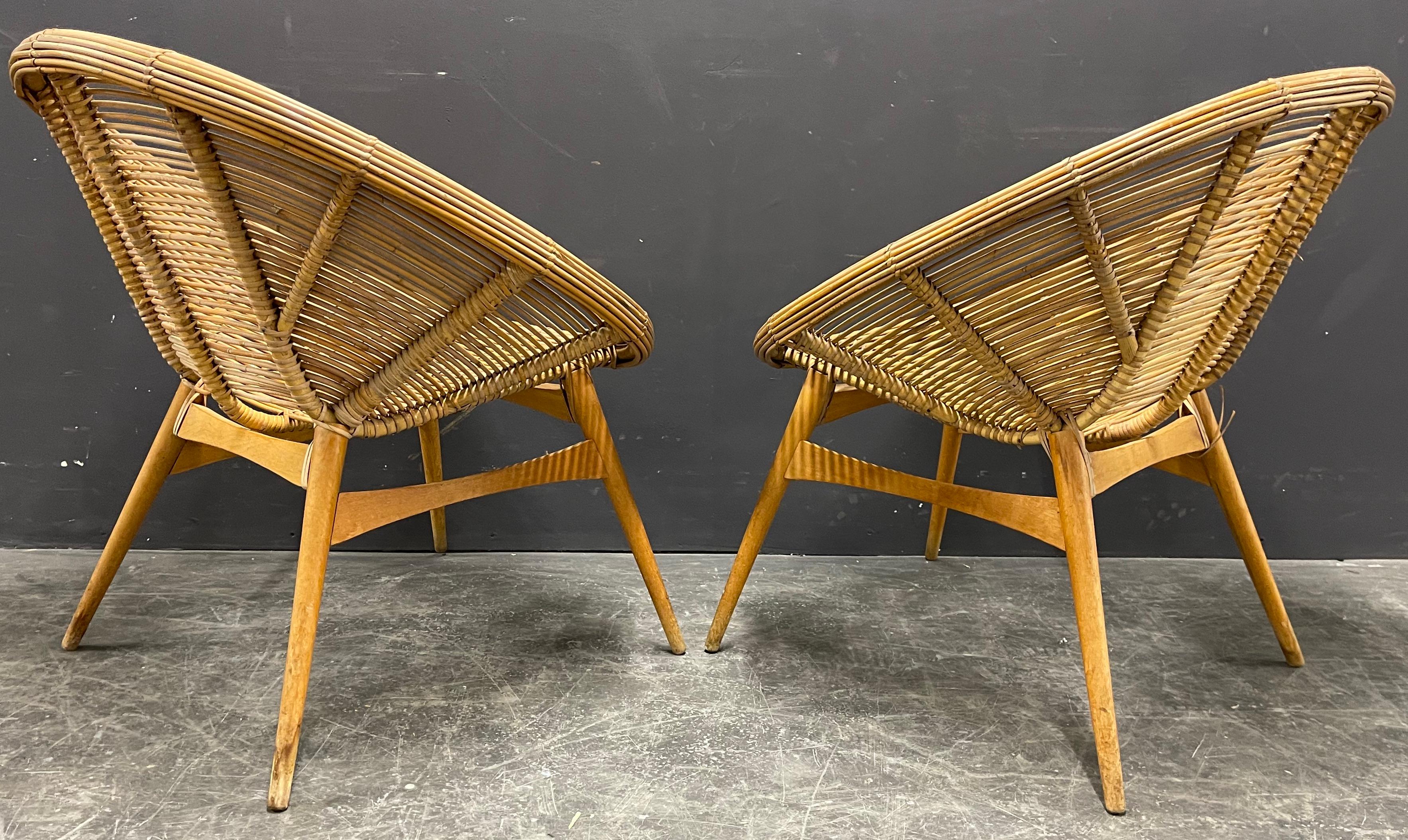 Set of Two Wonderful Bamboo Lounge Chairs For Sale 1