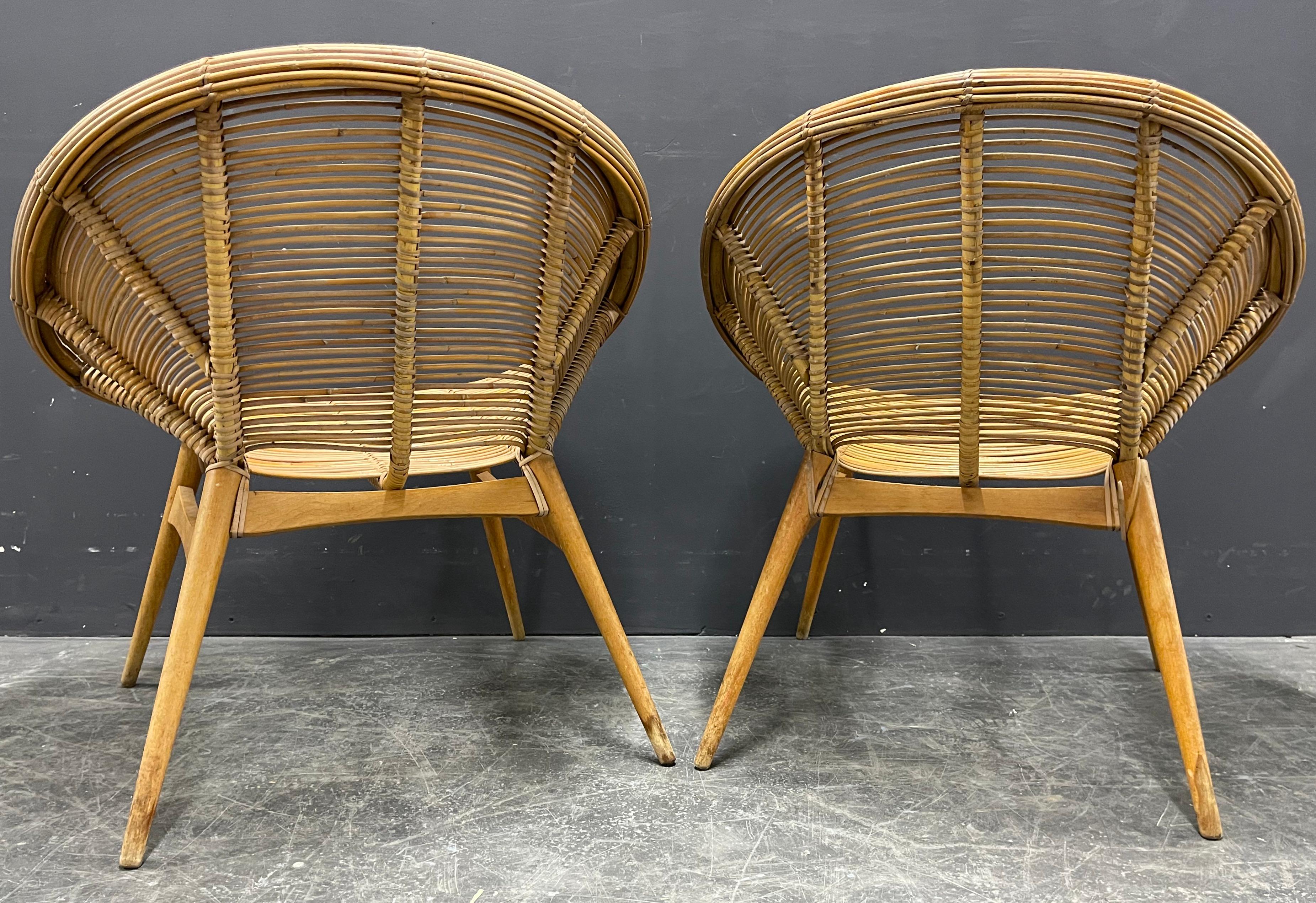 Set of Two Wonderful Bamboo Lounge Chairs For Sale 2
