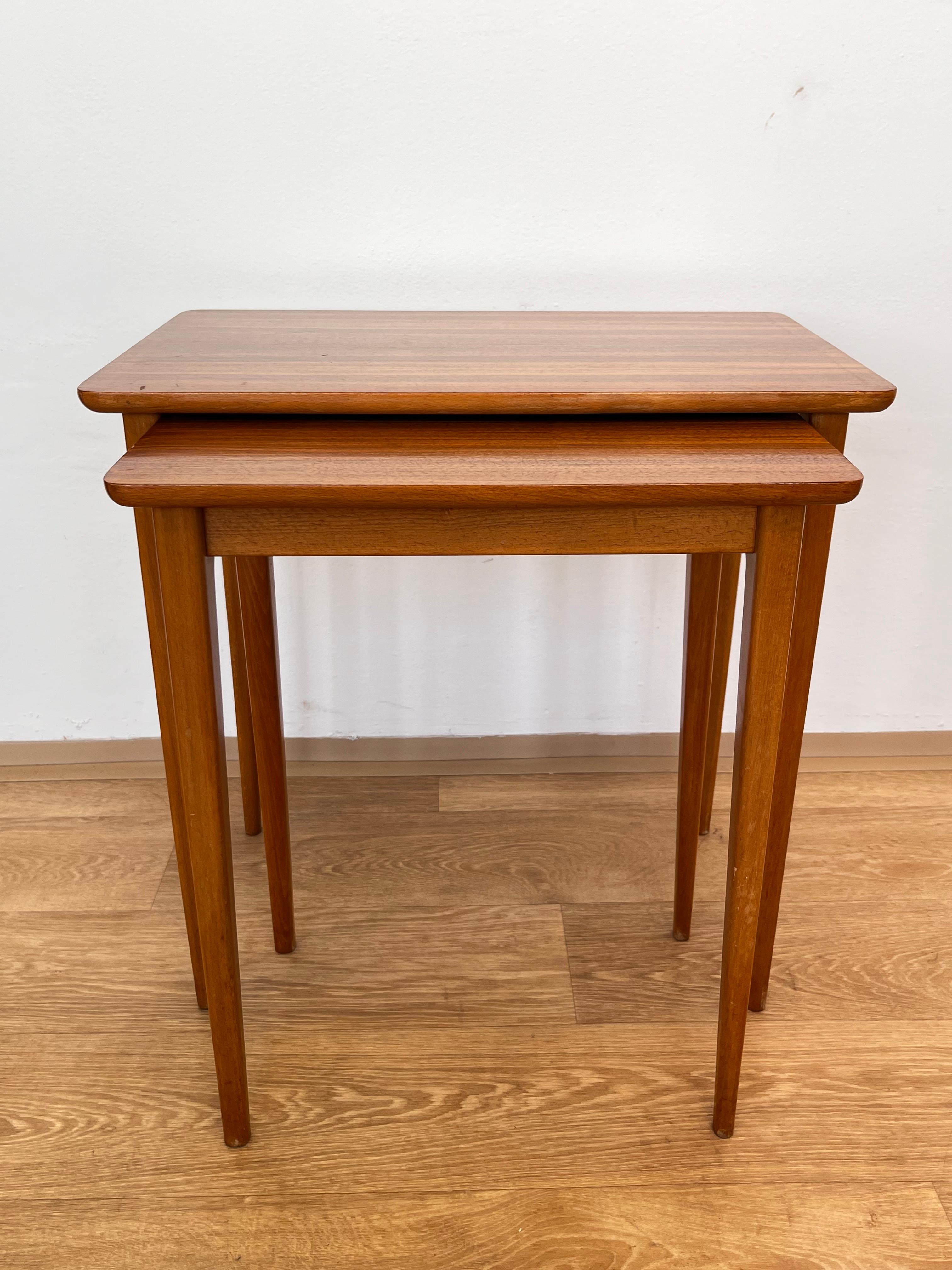 Fin du 20e siècle Ensemble de deux tables gigognes en bois, Allemagne, années 1970 en vente