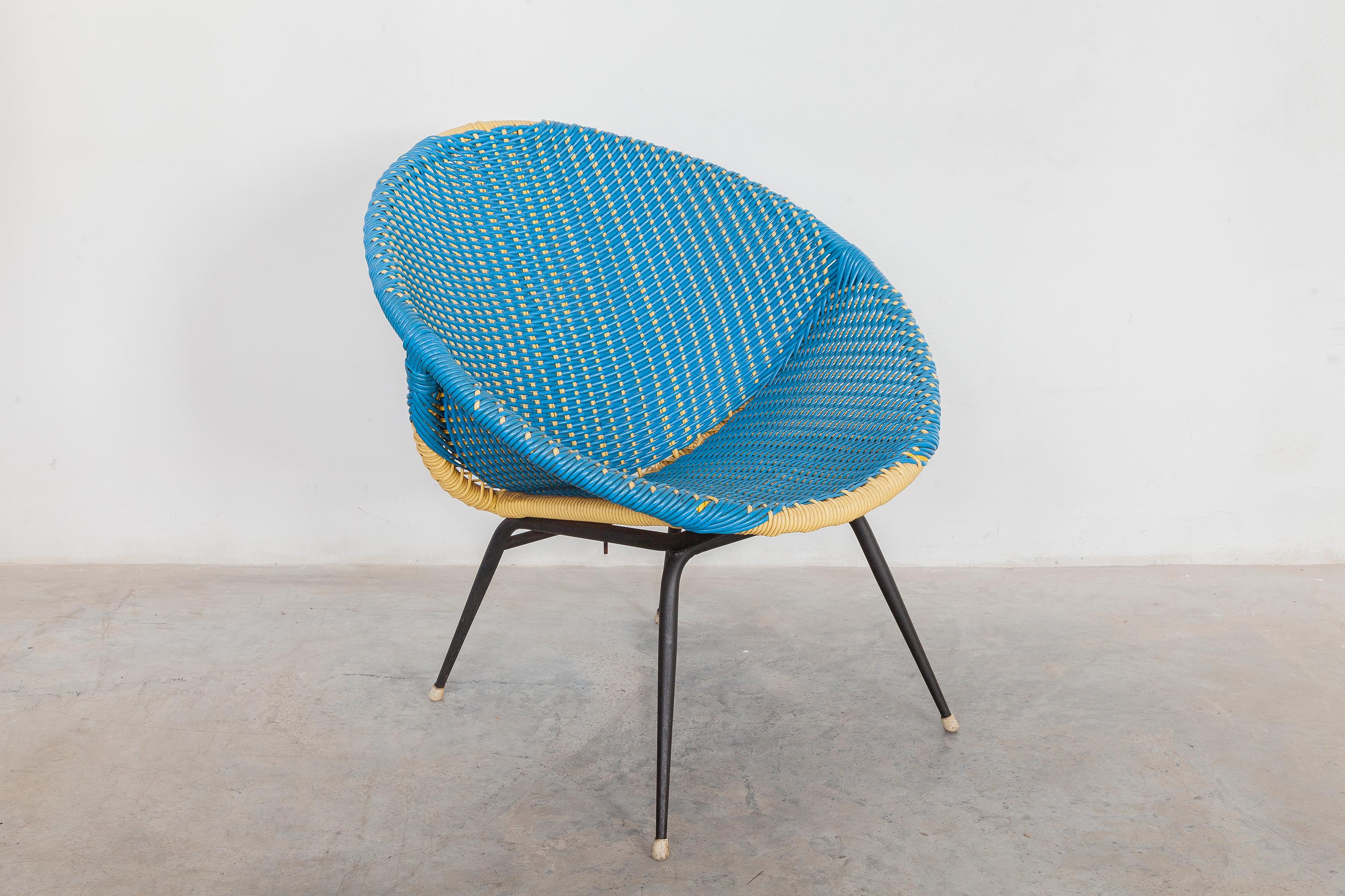 woven plastic chairs