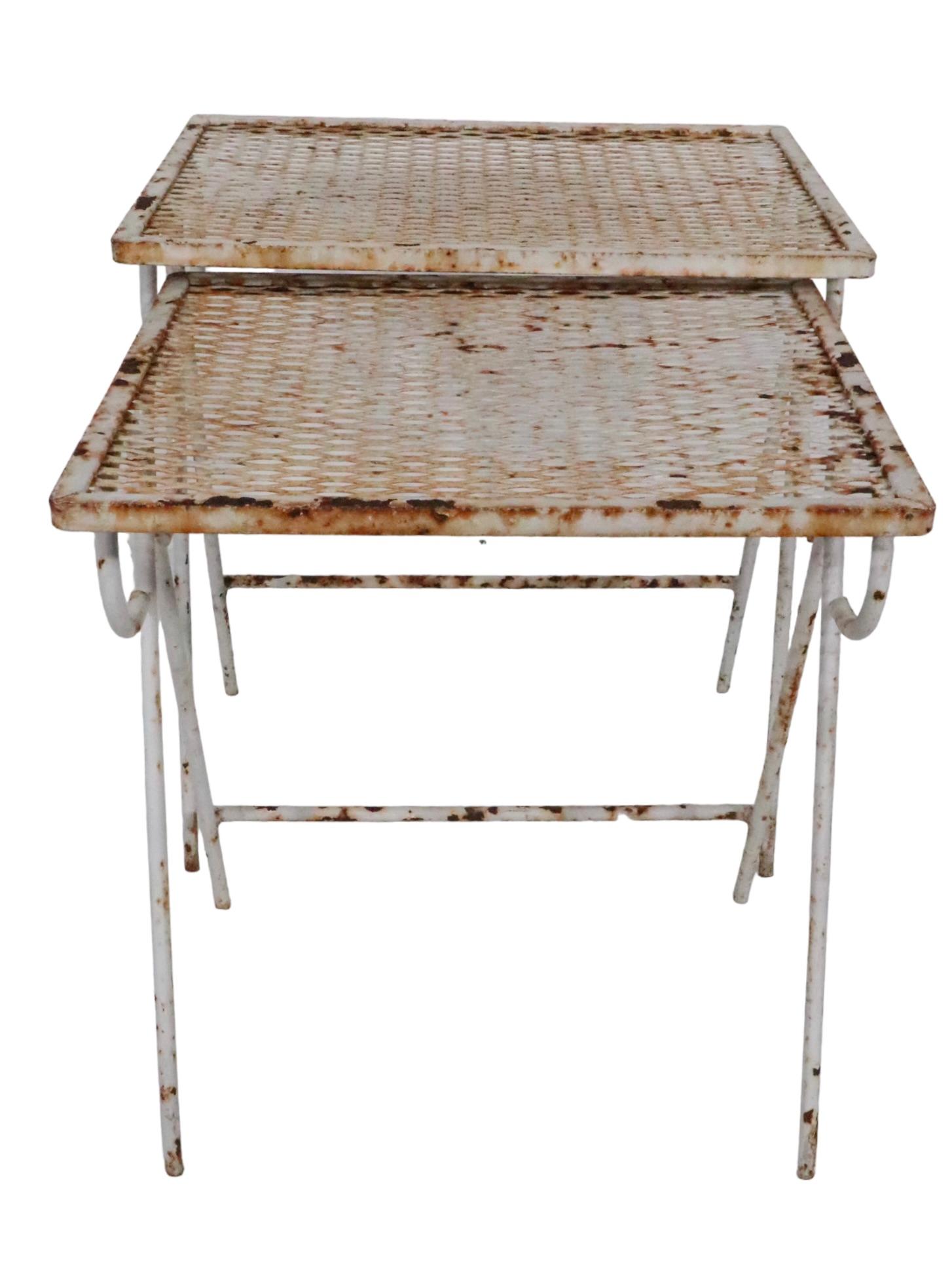 Ensemble de deux pièces en fer forgé  Tables gigognes de Tempestini pour Salterini, vers les années 1950 en vente 1