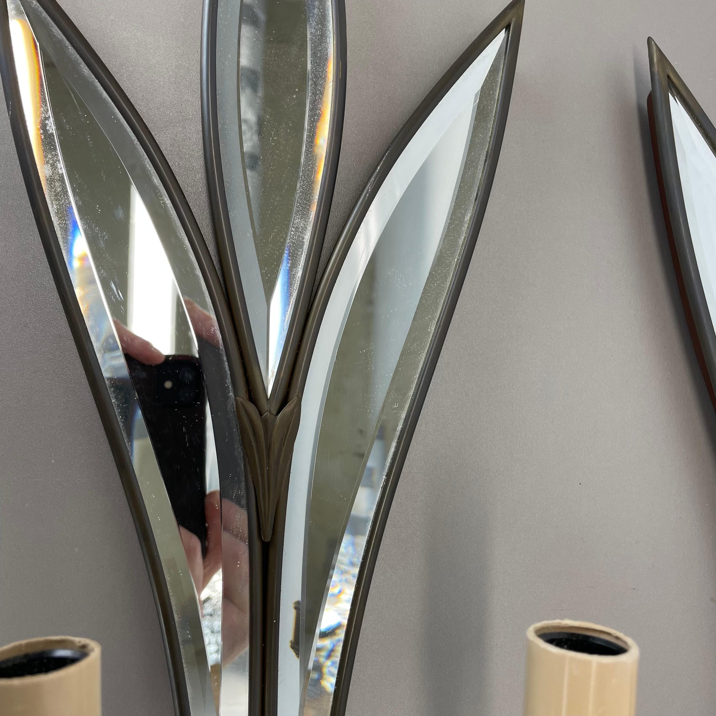 set di due specchiere floreali xxl 56cm e applique da teatro in bronzo, Francia 1970 no1 in vendita 3