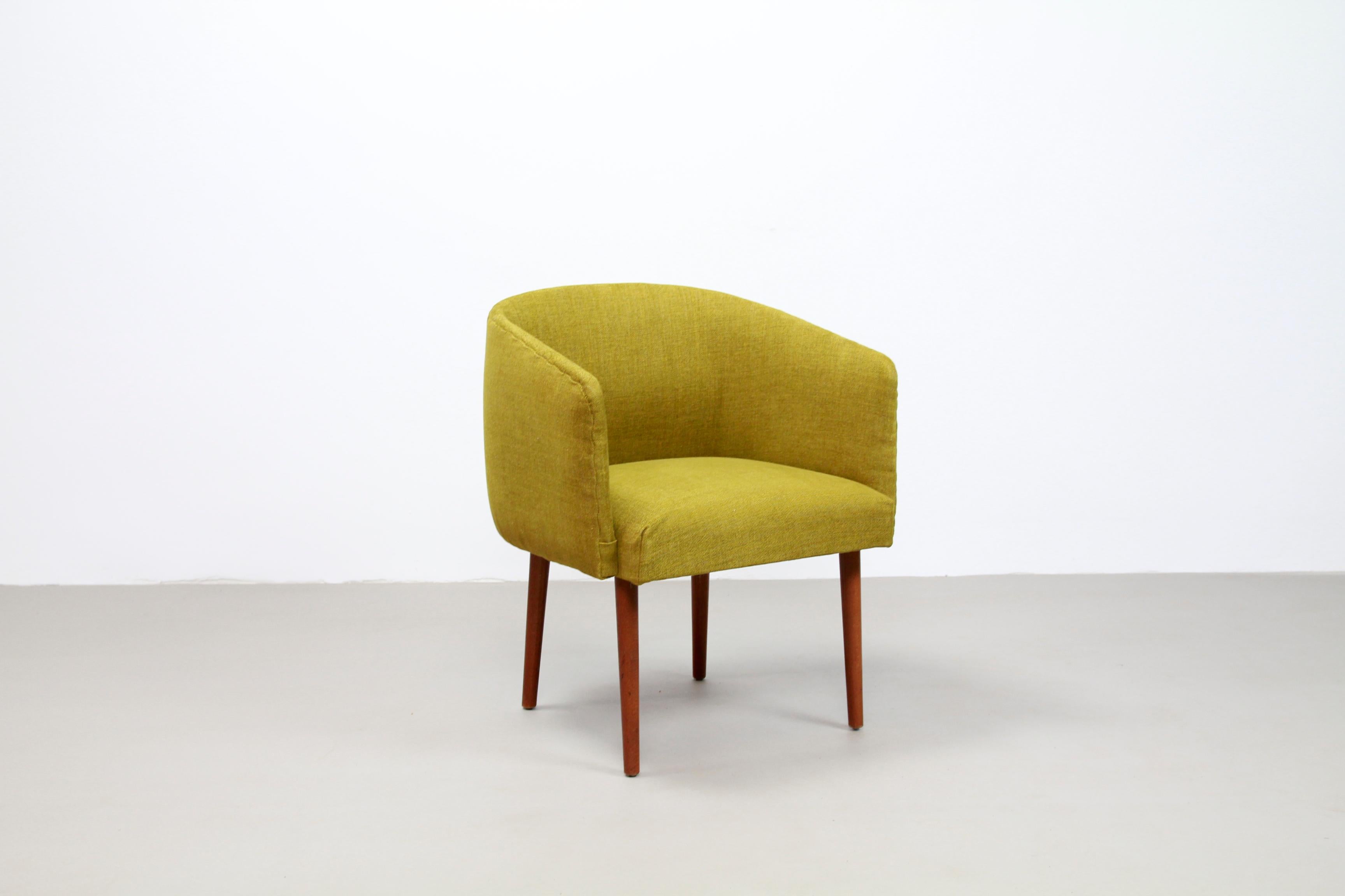 20th Century Set of Two Yellow Mid-Century Modern Club Chairs
