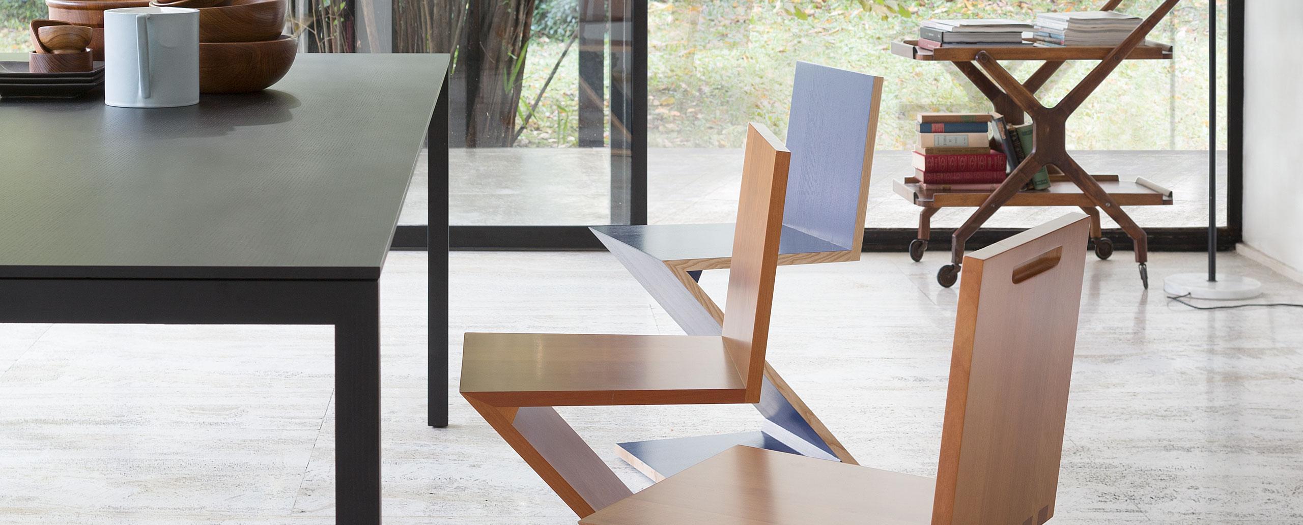 Set aus zwei Zickzack-Gläsern  Stuhl von Gerrit Thomas Rietveld für Cassina im Angebot 4