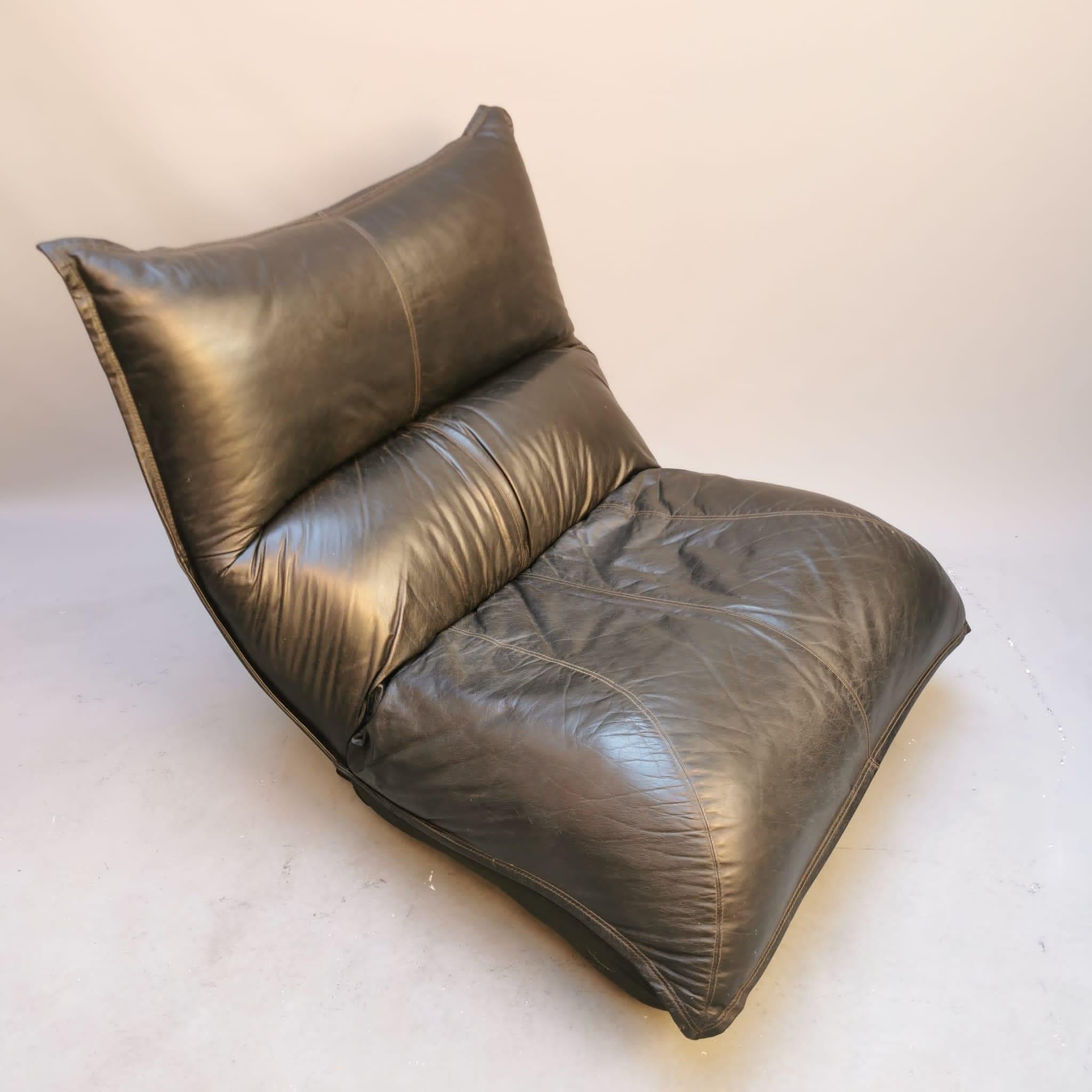 Modern Zinzolo armchair, Vittorio Varo for Plan For Sale