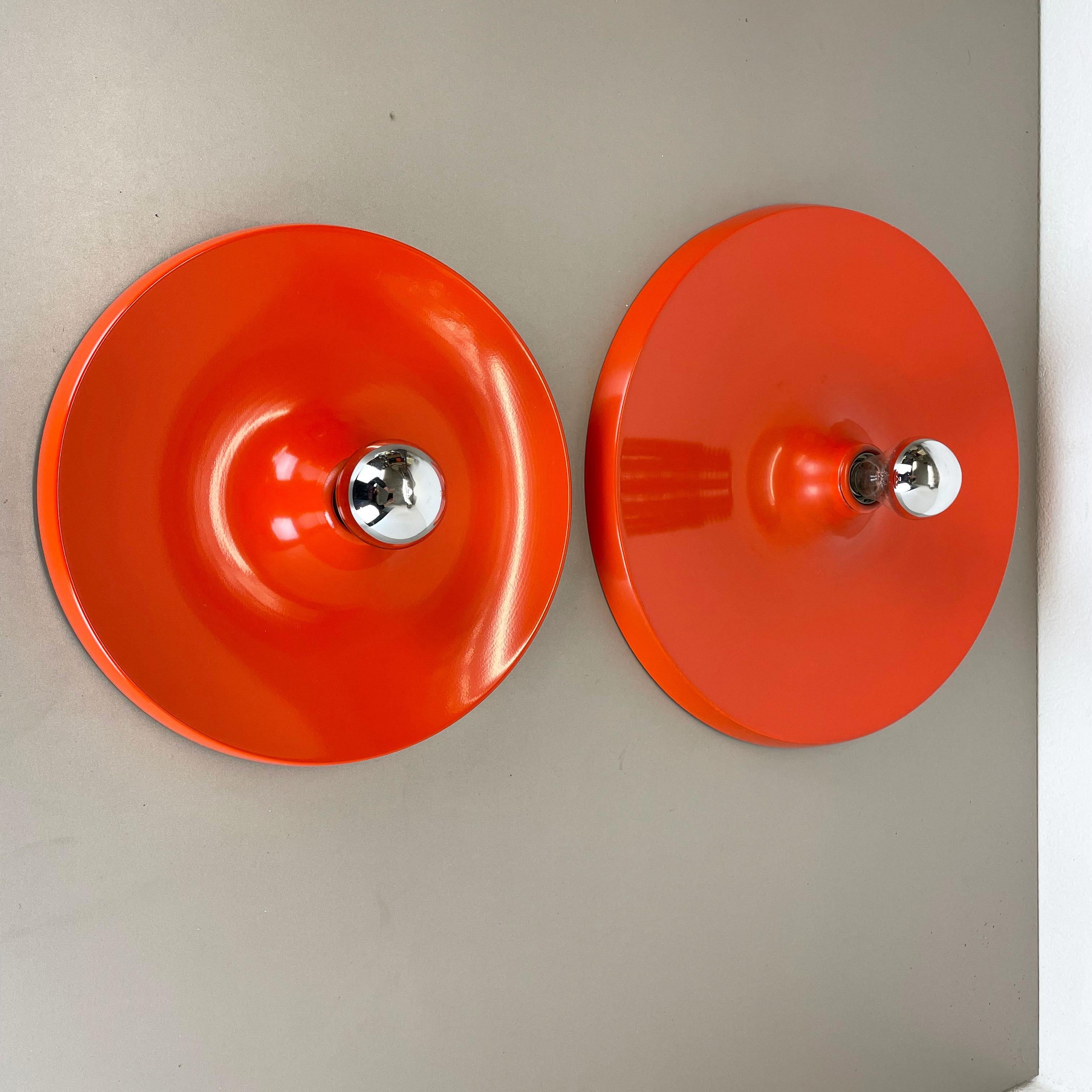 Set of Two Charlotte Perriand Style Disc Wall Light by Honsel Attr., Germany 70s In Good Condition For Sale In Kirchlengern, DE