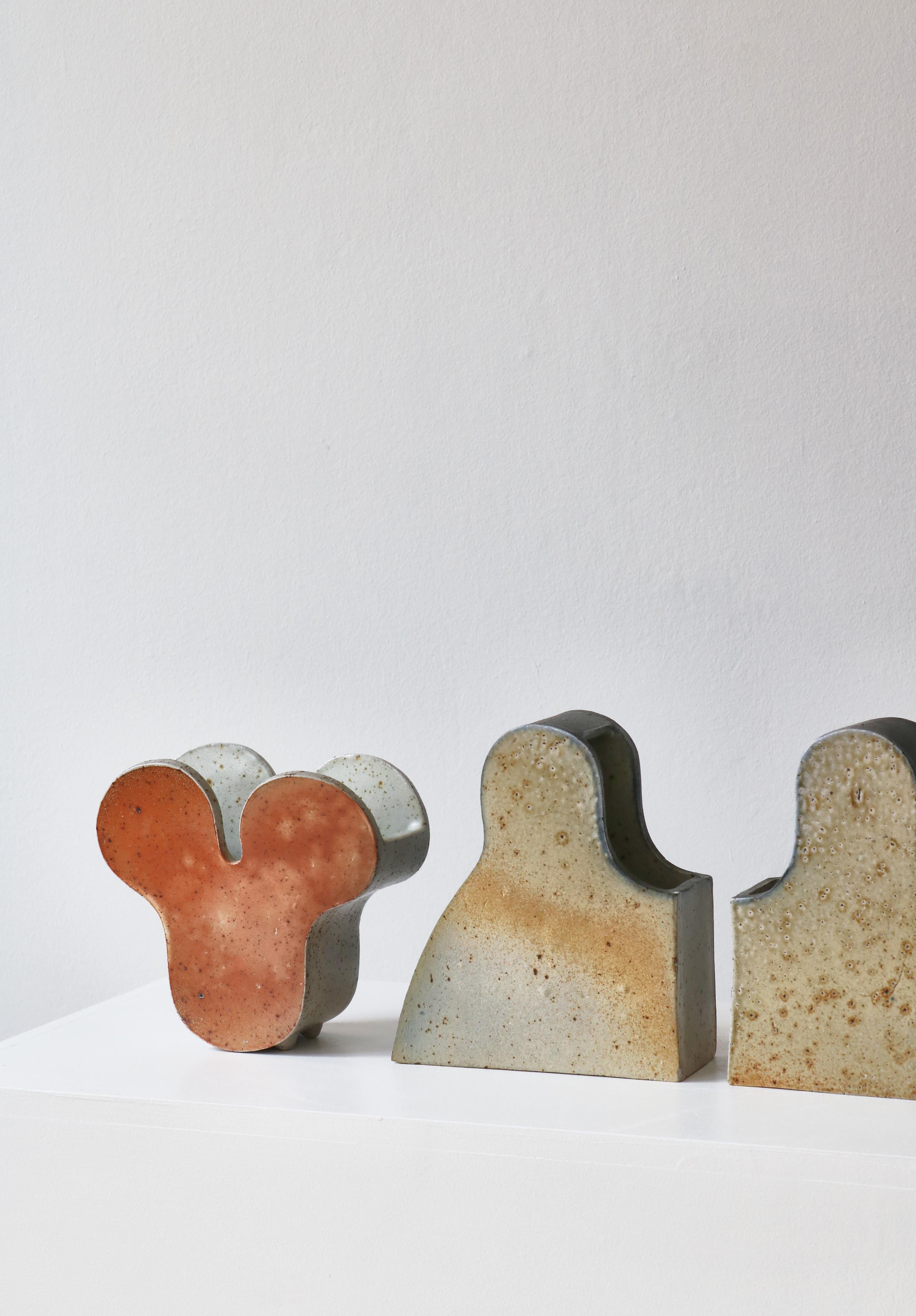Ensemble de vases sculpturaux uniques en grès par Bente Hansen, Danemark, années 1970 en vente 5