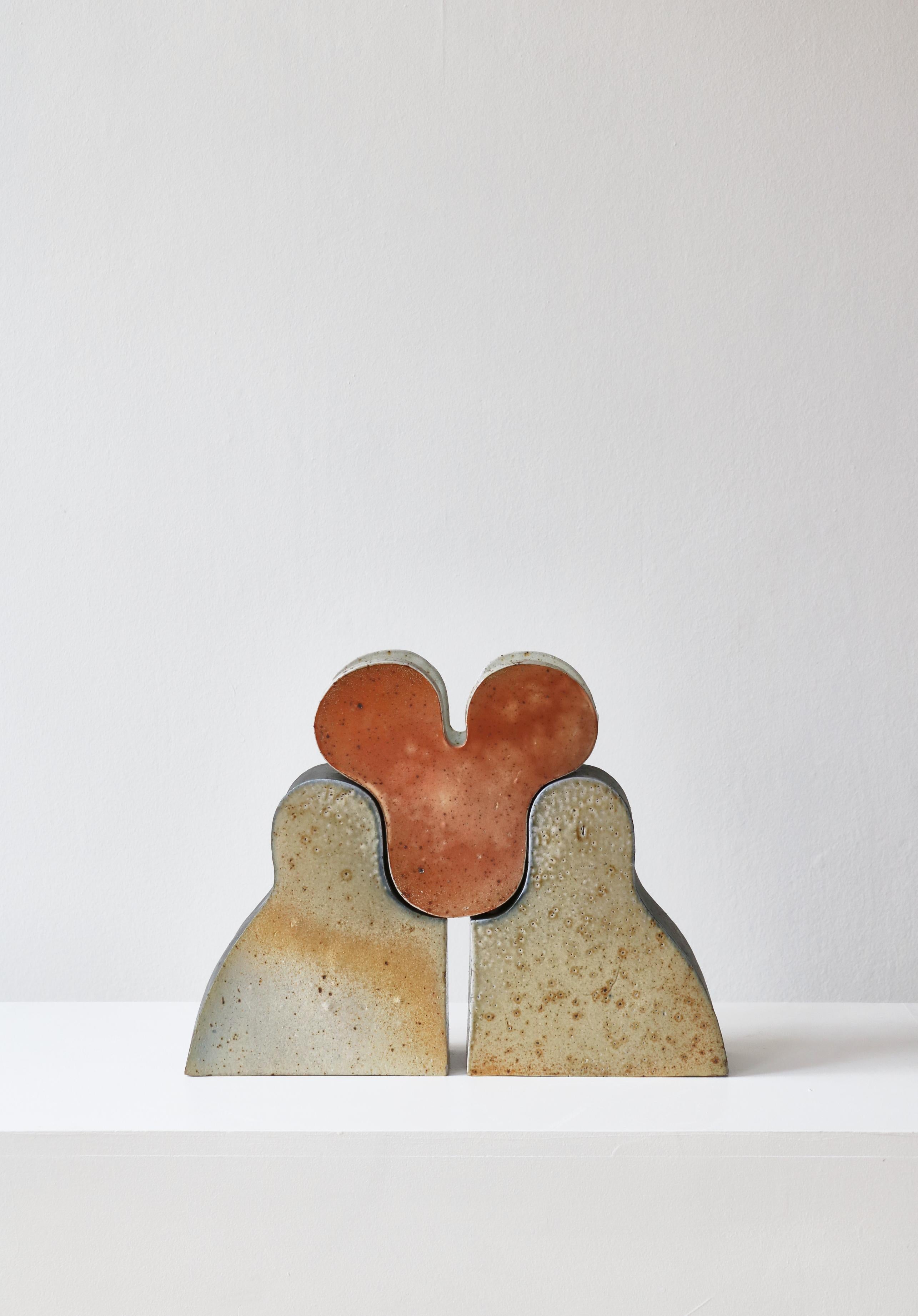 Scandinave moderne Ensemble de vases sculpturaux uniques en grès par Bente Hansen, Danemark, années 1970 en vente
