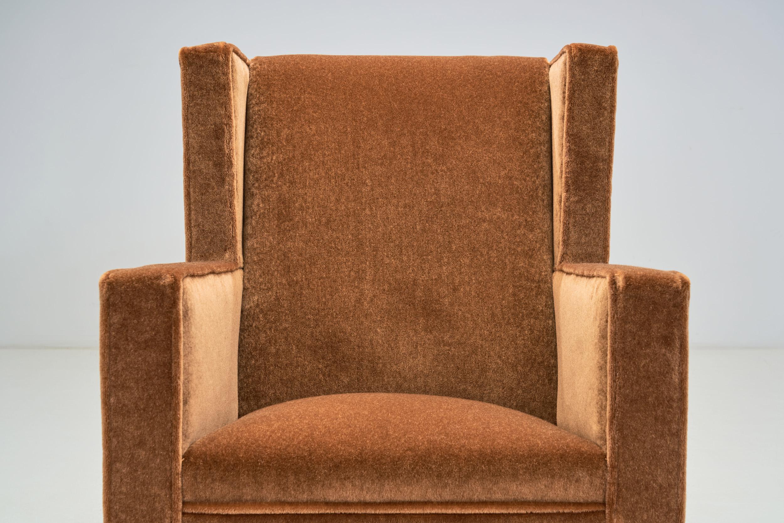 Tissu Ensemble de fauteuils Art Déco tapissés, Europe, première moitié du 20ème siècle en vente