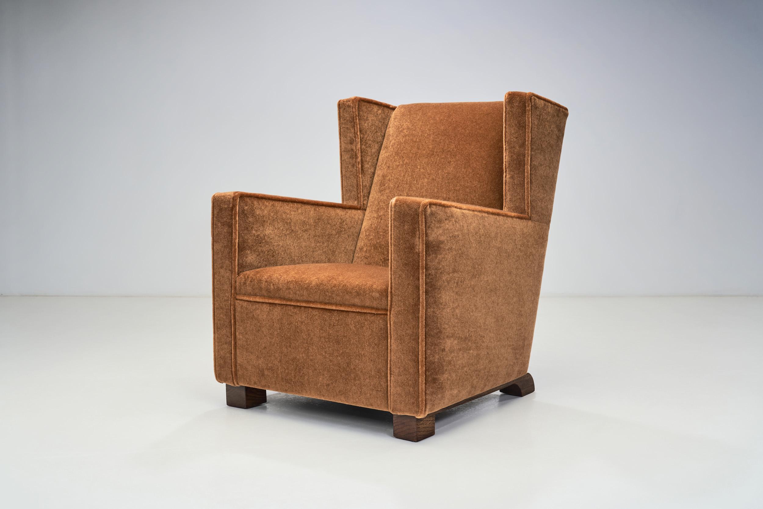 Ensemble de fauteuils Art Déco tapissés, Europe, première moitié du 20ème siècle en vente 1