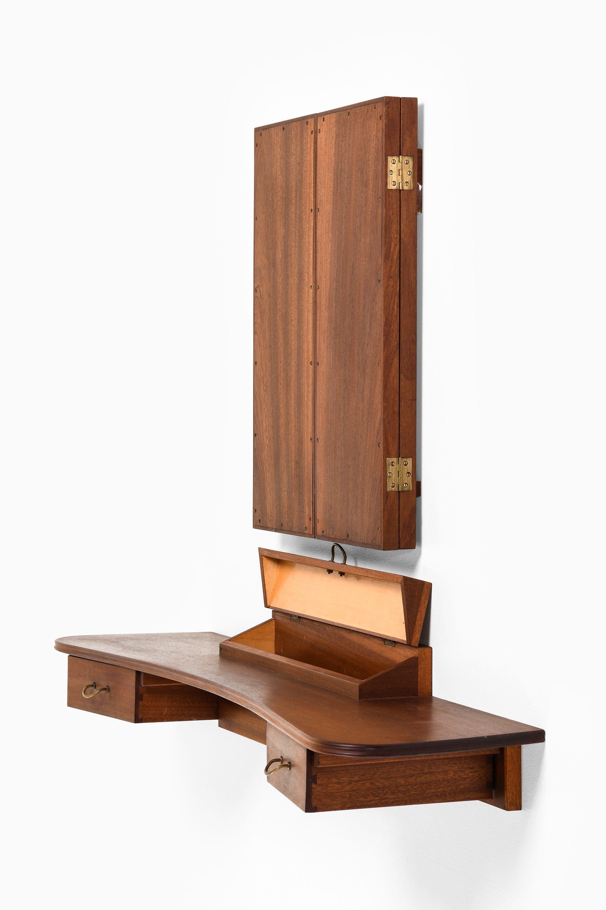 Scandinavian Modern Set of Vanity with Mirror in Mahogany and Brass by Frode Holm, 1950s For Sale