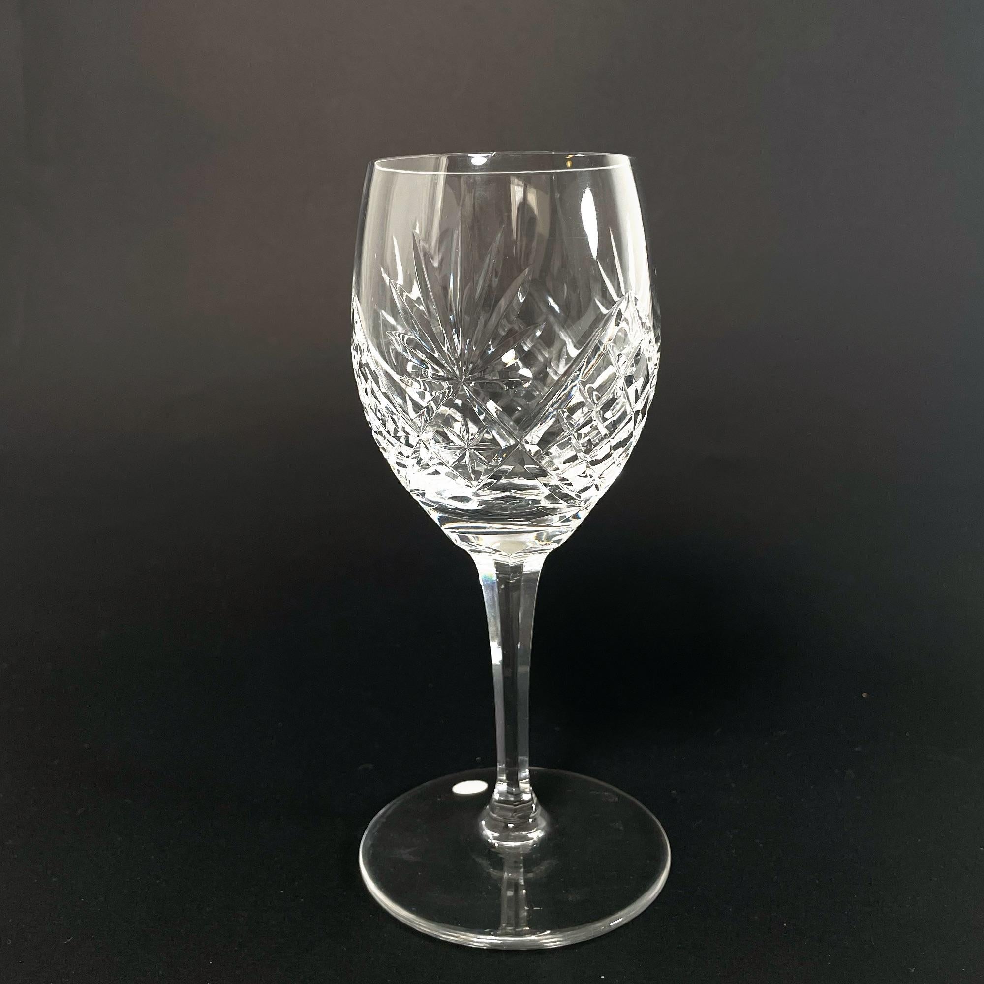 Ensemble de différents verres de Bohème en cristal taillés à la main, années 1980 en vente 5