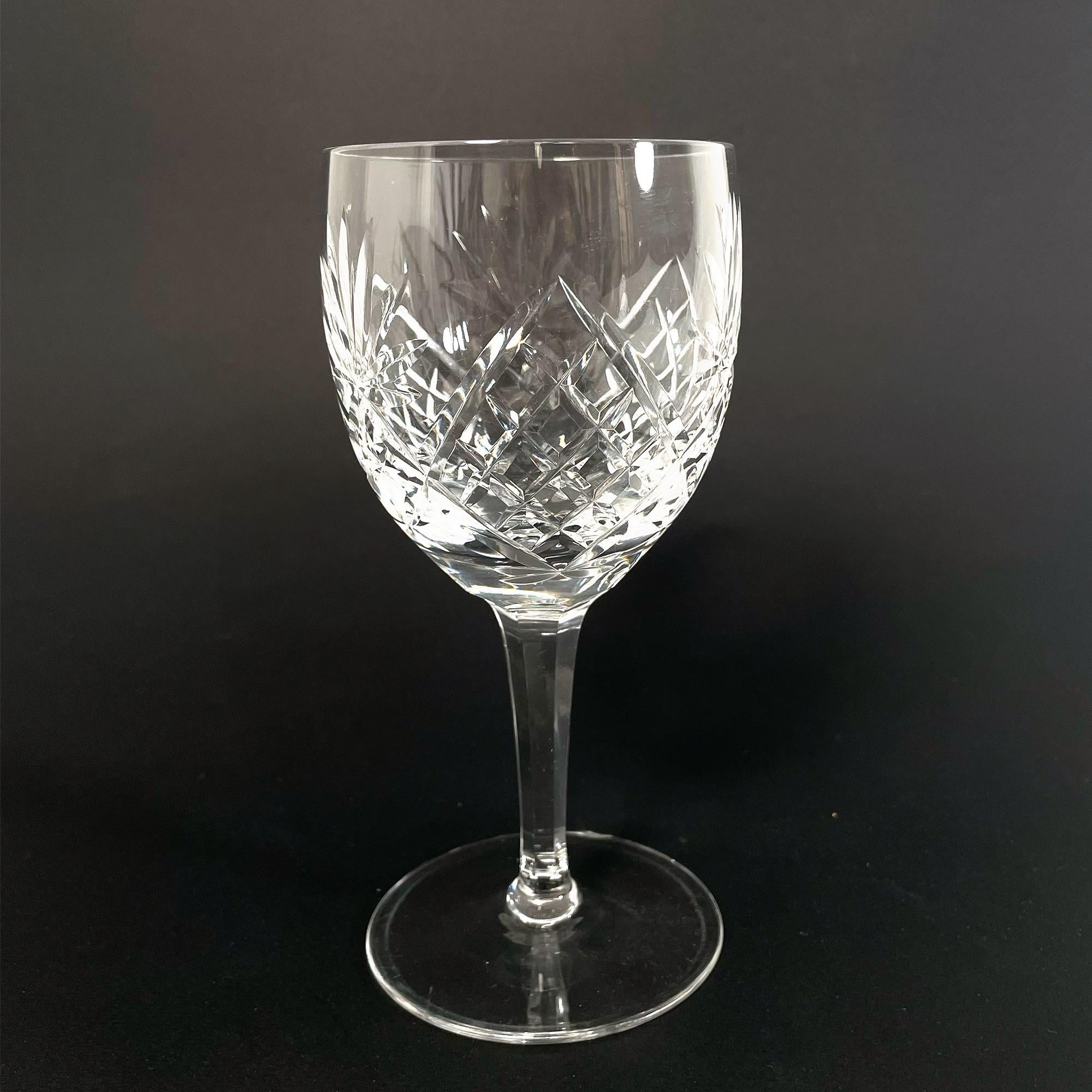 20ième siècle Ensemble de différents verres de Bohème en cristal taillés à la main, années 1980 en vente