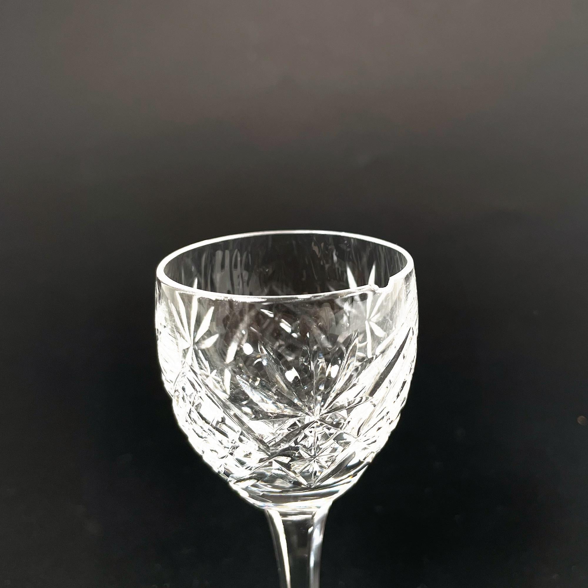 Cristal Ensemble de différents verres de Bohème en cristal taillés à la main, années 1980 en vente
