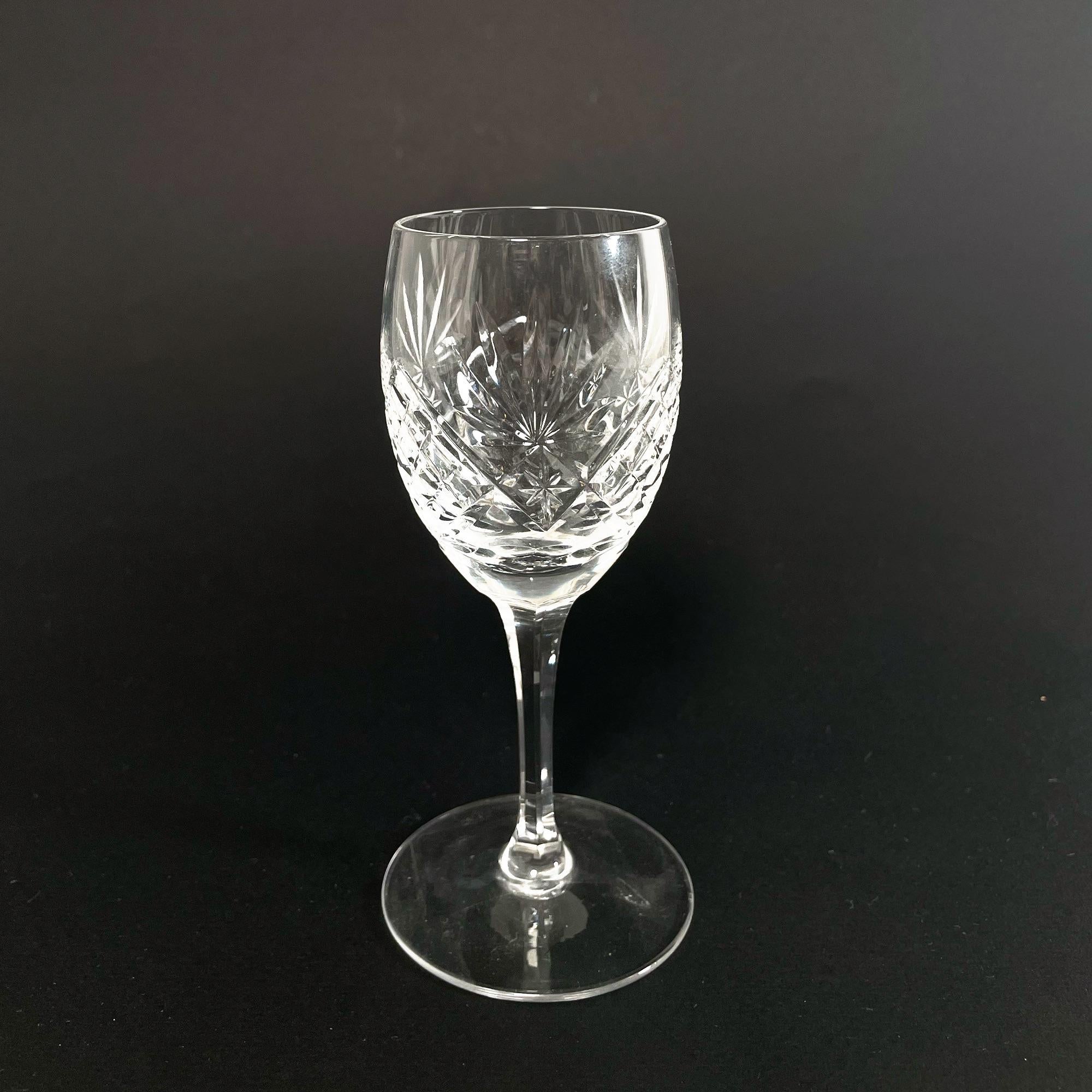 Ensemble de différents verres de Bohème en cristal taillés à la main, années 1980 en vente 2