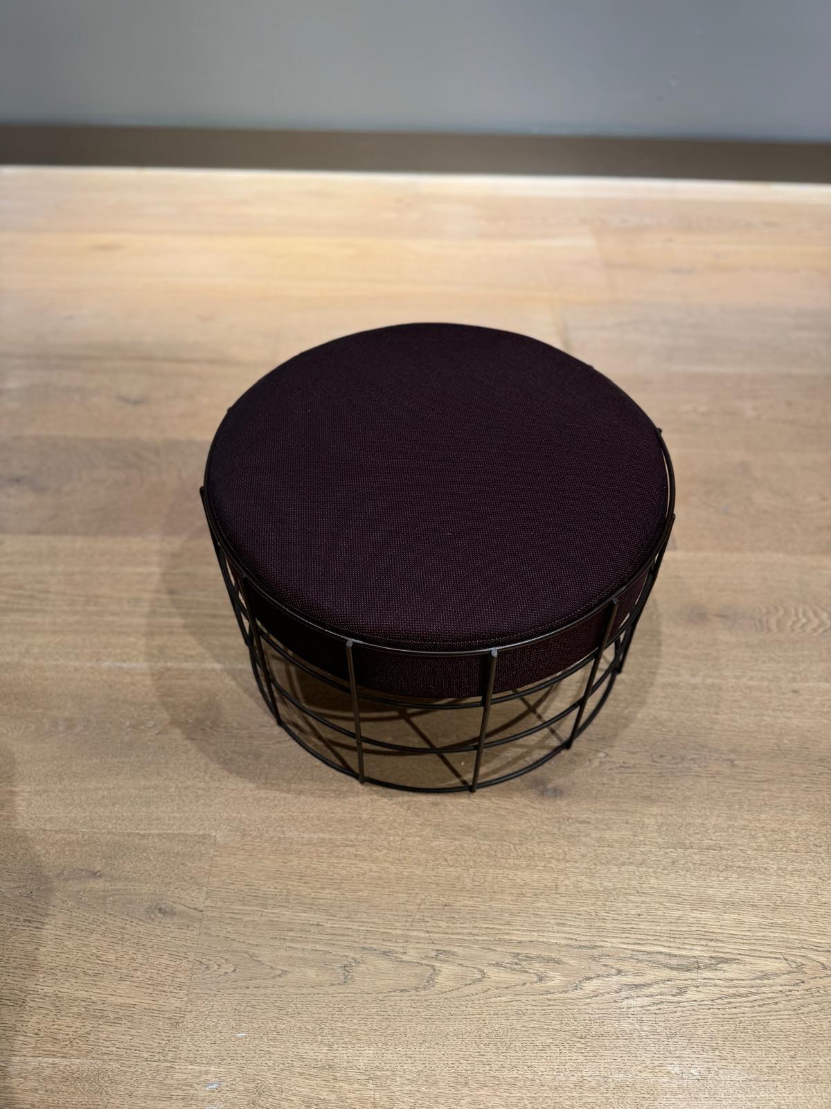 Set of Verner Panton square wire stool and circular wire stool For Sale 5