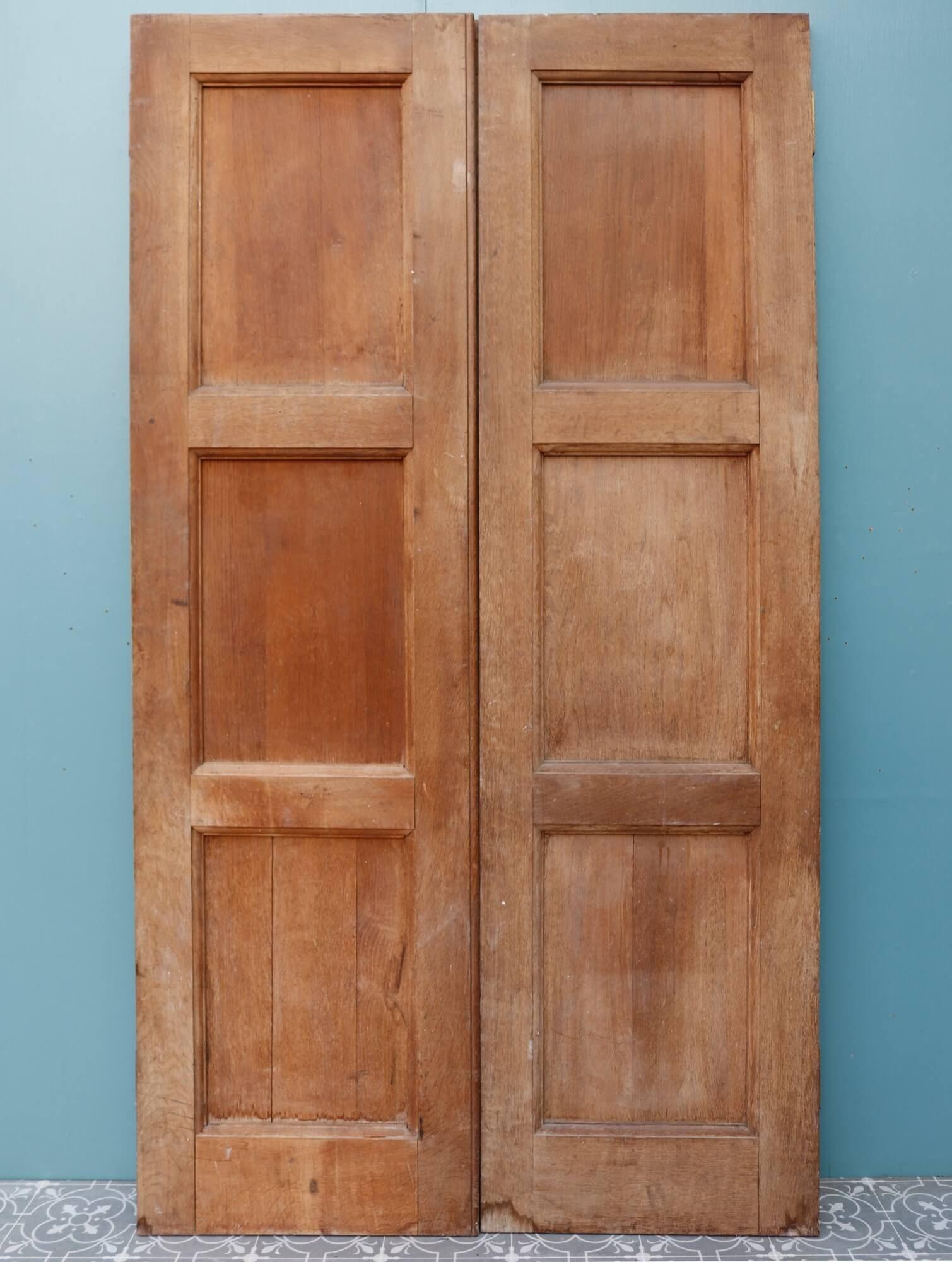 20th Century Set of Victorian Oak Double Doors with Frame For Sale
