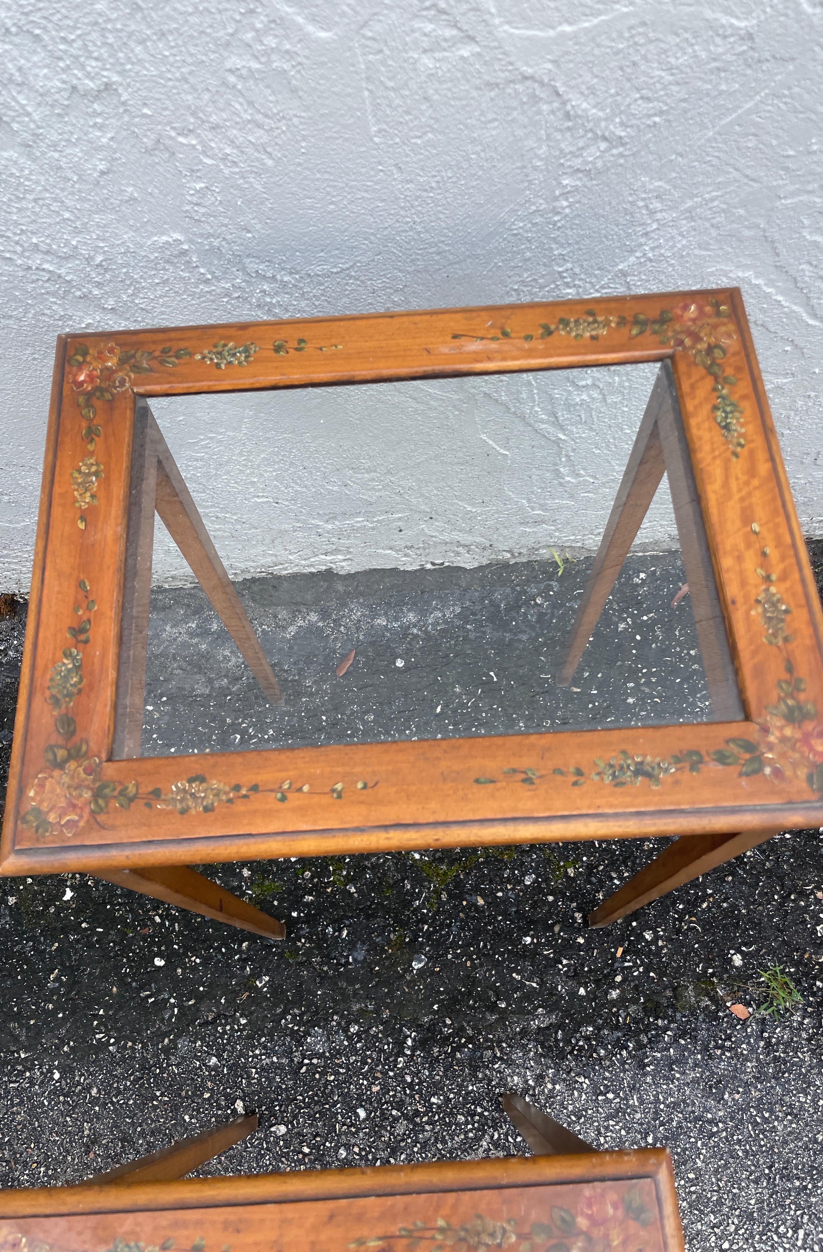Set of Vintage Adam's Style Stacking Tables In Good Condition For Sale In West Palm Beach, FL